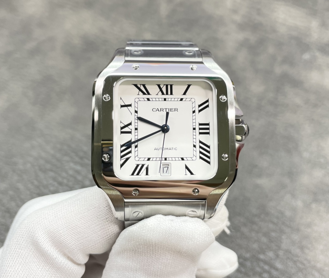 ??BV Production ?? The latest upgraded version of the strongest Cartier Santos! The strap is truly easy to remove by hand, no empty name, three-dimensional blued hands! Men's large size 39.8X47.5X9.08mm! Women's medium size 35.1X8.83mm [Men with calendar/