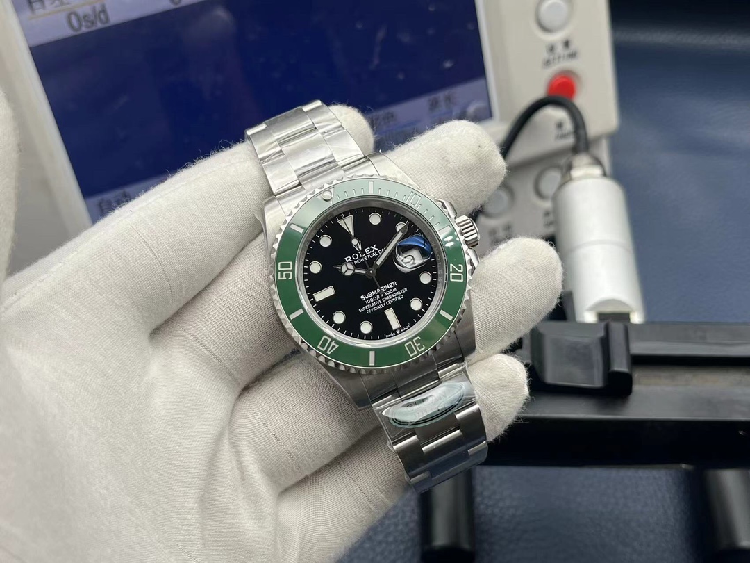 [CLEAN Factory2024 Wall Crack Recommendation V2 Upgrade Version Latest Masterpiece] Top market reissue labor. The Rolex Submariner series watch! Details:
1 ? 41MM in diameter, brand new shell type, genuine mold, universal with genuine!
2 ? Equipped with C