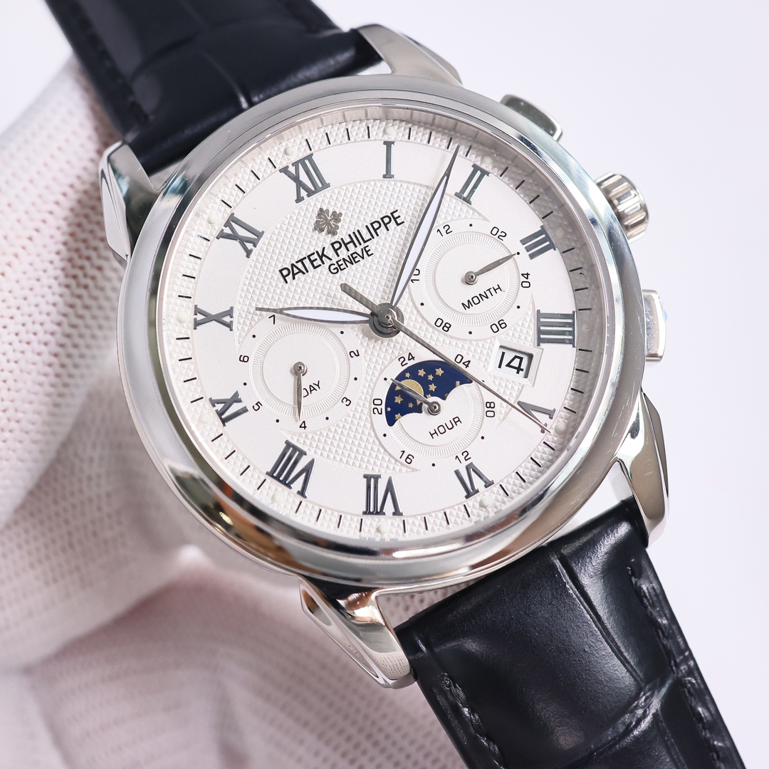 TW produced White 1450 gold 1500 diamonds ?50
TW Factory Patek Philippe ???R73 PP makes a stunning appearance, with a 42mm diameter that fits the average male hand size, very business or ? casual. It has a strong visual impact, is unforgettable, and has a