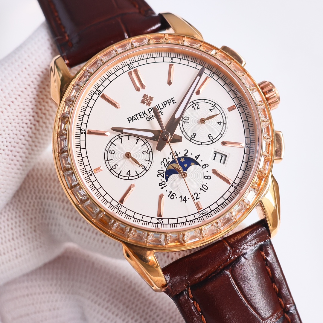 TW produced White 1450 gold 1500 diamonds ?50
TW Factory Patek Philippe ???R73 PP makes a stunning appearance, with a 42mm diameter that fits the average male hand size, very business or ? casual. It has a strong visual impact, is unforgettable, and has a