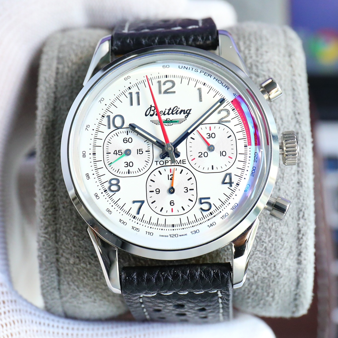 - 1650
[GM Factory2023 release] TOP Breitling's new Chronograph Navitimer, Breitling reinterprets classic timepieces with bold colors.
1 ? 42MM in diameter, the same size as the original!
2 ? The iteration is undoubtedly a genuine and unique chronograph w