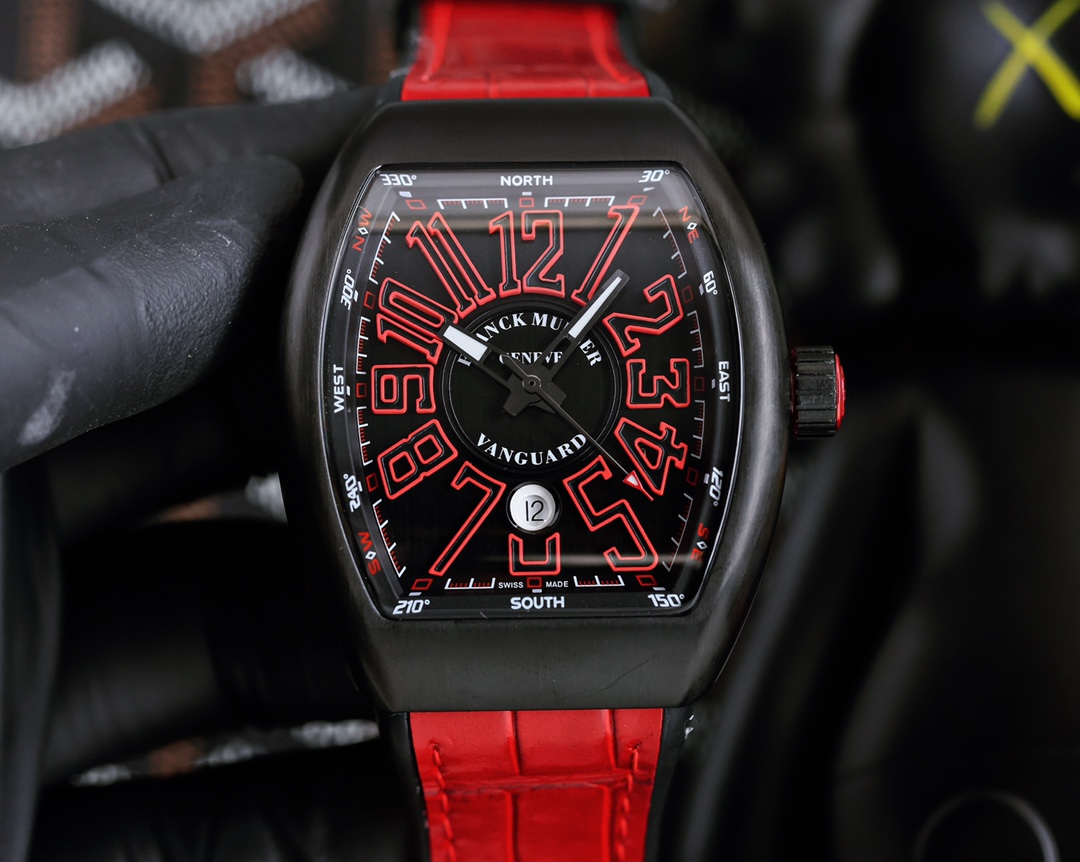 ABF Yacht V45 top quality Franck Muller 44x54mm1. The case is 100% original mold, especially the black side grooves on the inner side of the middle of the sandwich structure case and the black lugs protruding from the crown position, which made the produc