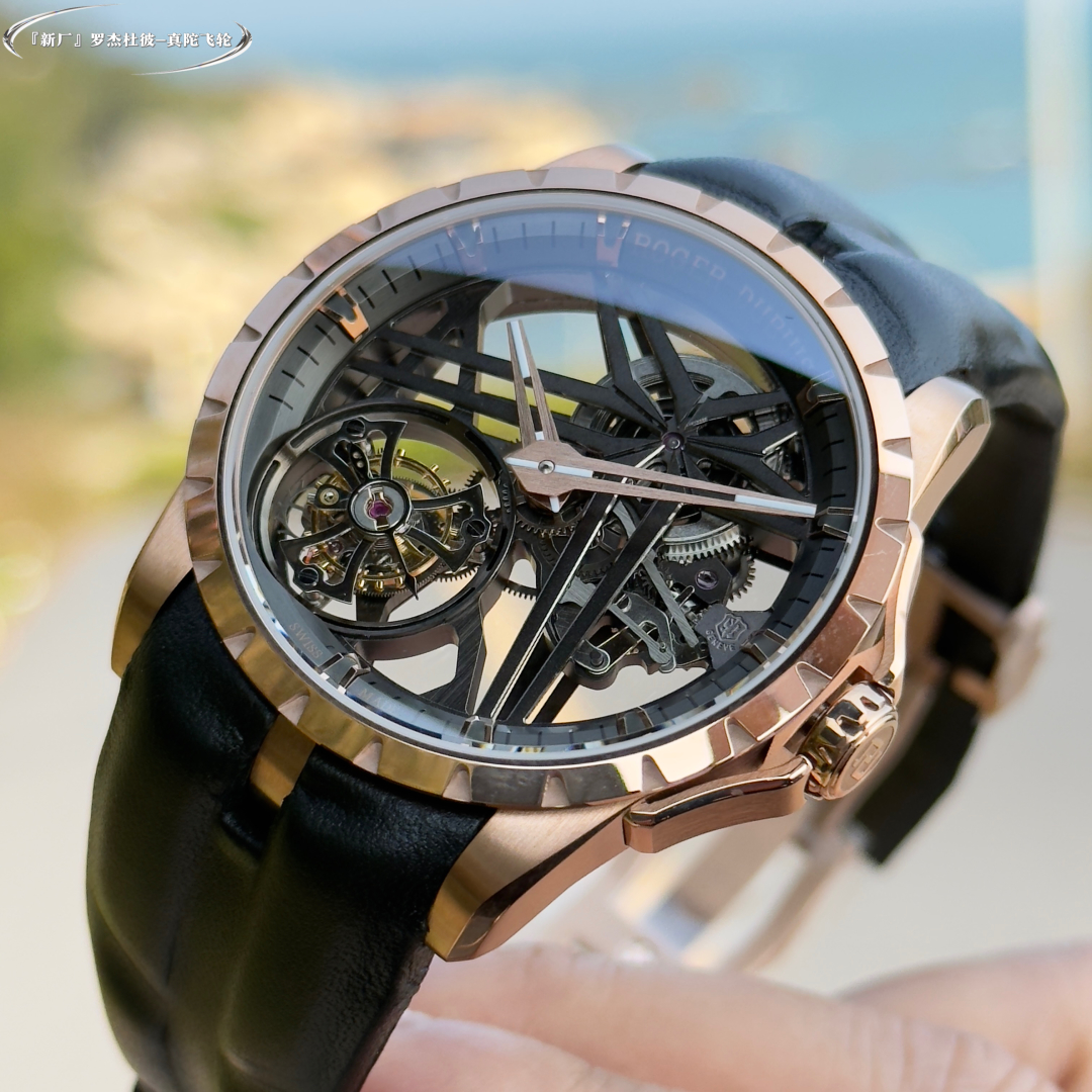 "NEW Factory" super new product, Roger Dubuis' Super Tourbillon watch "The latest watchmaking concept proposed by Roger Dubuis, which is based on the brand's persistent pursuit of unrestrained and luxurious splendor, and the passion for design and creatio