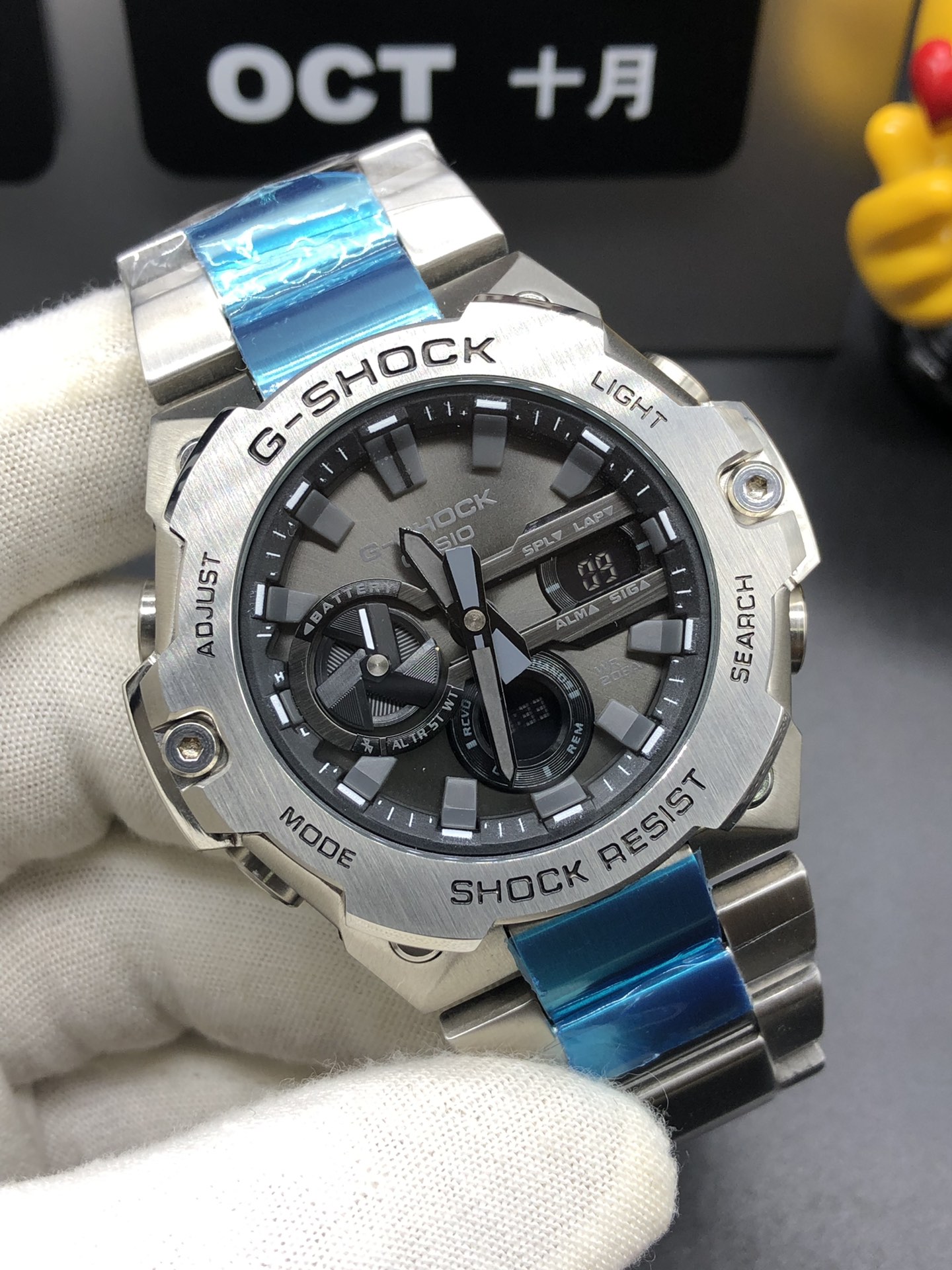 The 220 Casio GST-B400 is a key product line of G-SHOCK, and G-STEEL is a powerful force that combines toughness and strength. This time, Wang Yibo is specially invited to interpret the new G-STEEL masterpiece, the GST-B400 model, to convey the tenacious 