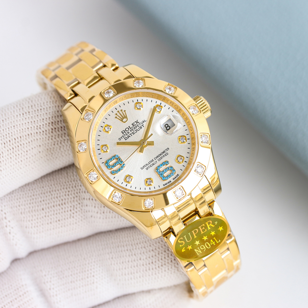 ?? Rolex - 34mm diamond-set dial PEARLMASTER collection
?? : The women's Pearl Lady model is forged from 904L stainless steel, with a case that is highly resistant to corrosion. This superalloy is not only very durable and easy to polish, but also retains