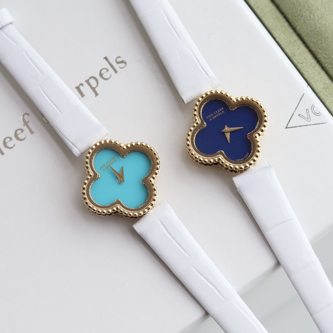 VCA Van Cleef & Arpels Four-leaf Clover Alligator Leather watch ?
Bracelet made of 925 sterling silver ? natural gemstones
Salt and Sweet chain strap watch let the lucky four-leaf clover ?? watch bring you luck every minute and every second. Electroplated