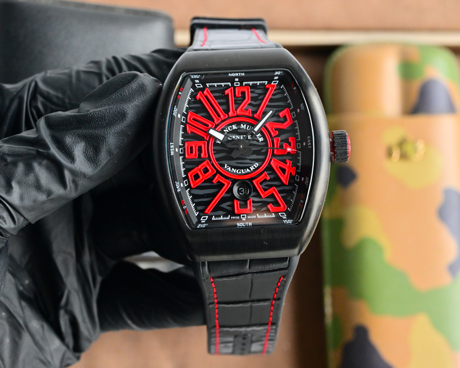 ABF? 's latest product Franck Muller Vanguard V45 Carbon Fiber 25th Anniversary Special Edition showcases the fearless spirit of breakthrough, combines more tech-fashionable pixel elements to present the brand's unique design style carbon fiber case 1:1 m