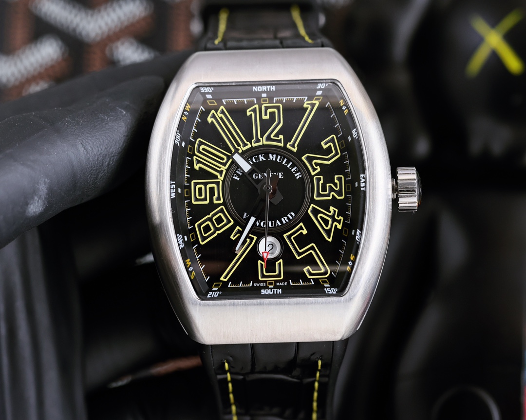 ABF Yacht V45 top quality Franck Muller 44x54mm1. The case is 100% original mold, especially the black side grooves on the inner side of the middle of the sandwich structure case and the black lugs protruding from the crown position, which made the produc