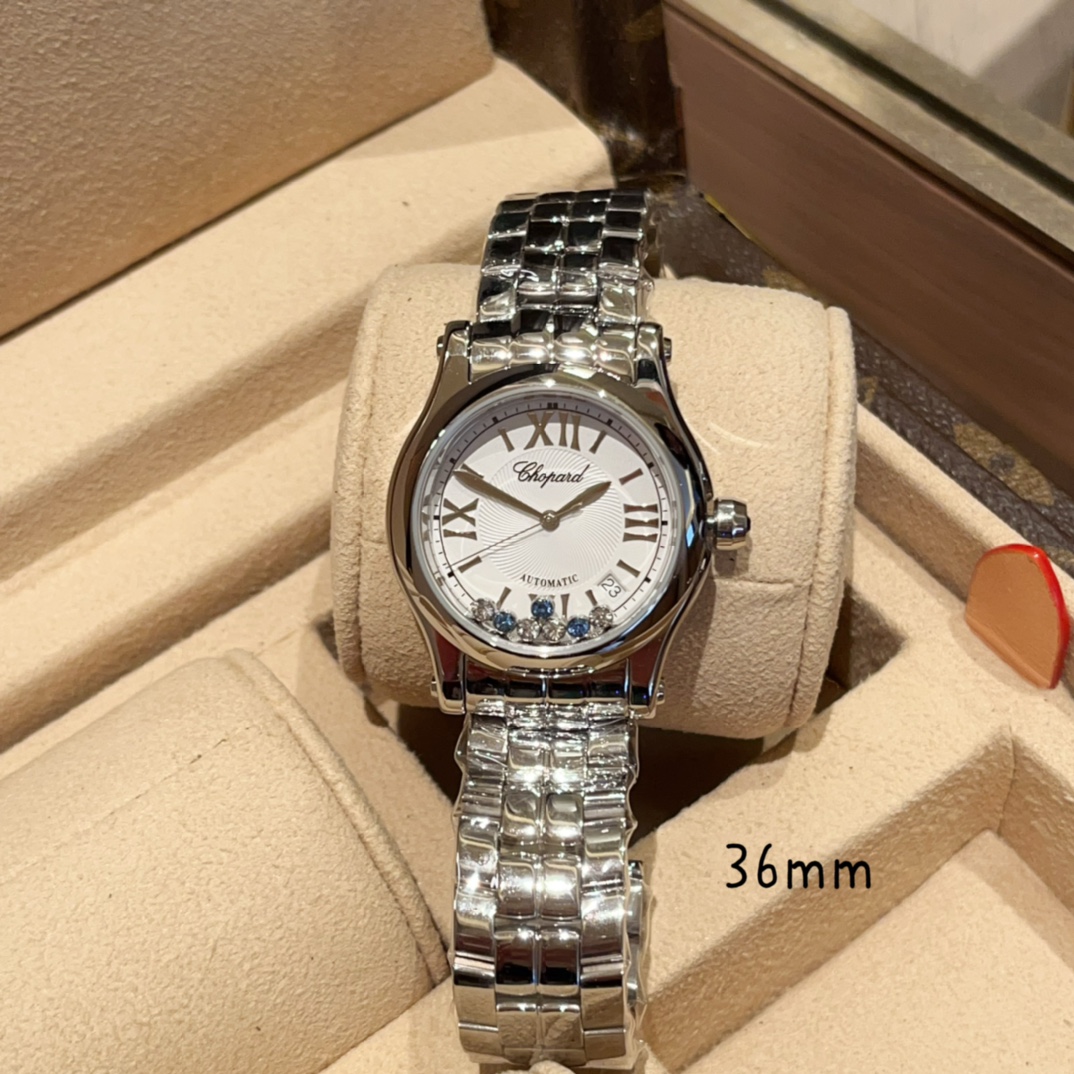 ?? Bezel 300, diamonds ?20
?? Blue Diamond ?? HAPPY DIAMONDS
Three dial diameters: 30mm, 33mm, 36mm (33mm, 36mm have 5 diamonds, 7 diamonds)
As Chopin's most ? hot ? best-selling series a ? interpretation by straight ? exquisite skill Chopin ? mark ? movi