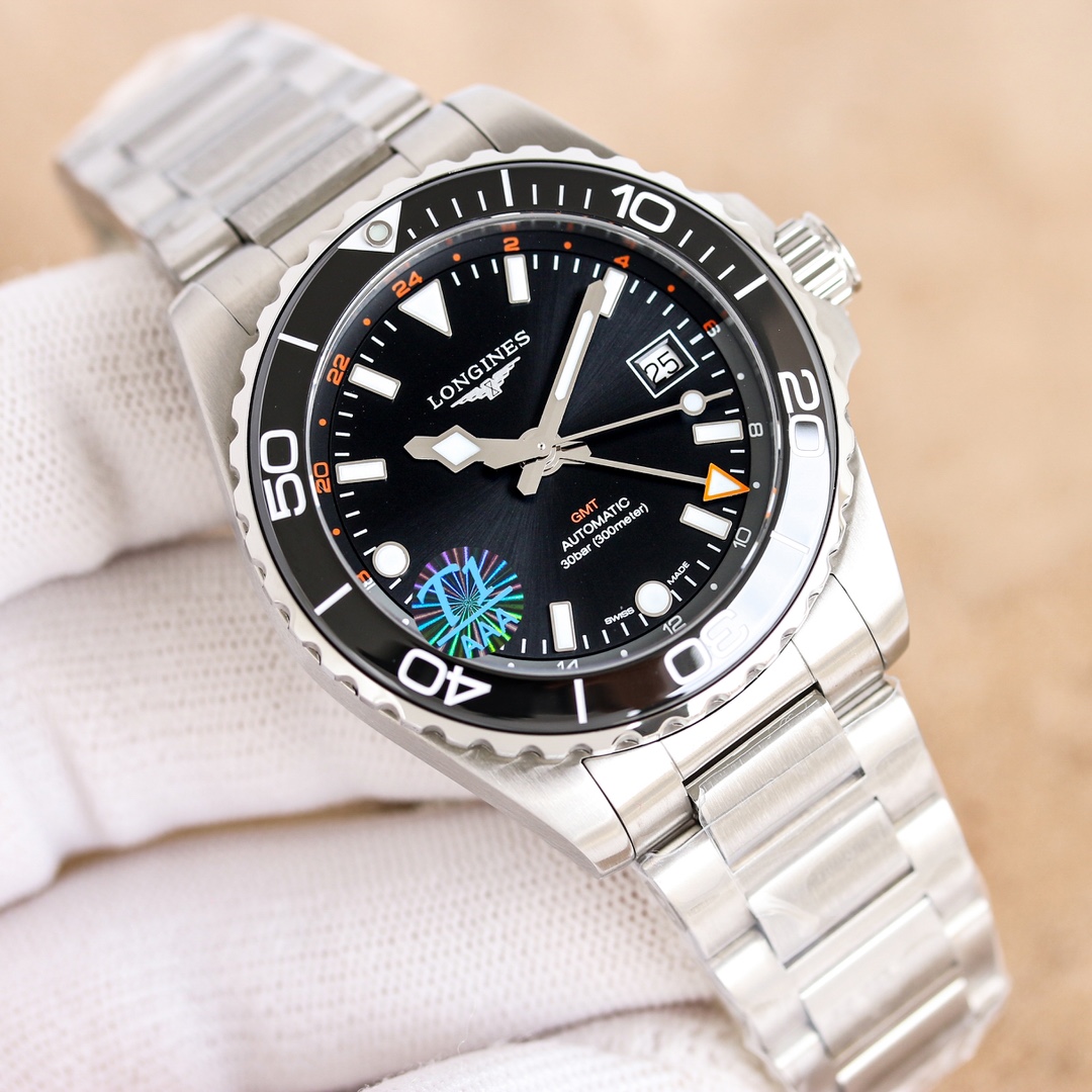 Unified 1300
Strong arrival!! Longines HYDROCONQUEST Diver collection adds a new GMT (Dual Time zone) mechanical watch
Hour, minute, second and date display. 24-hour hands with time zone functionality
Inspired by water sports, the collection features a un