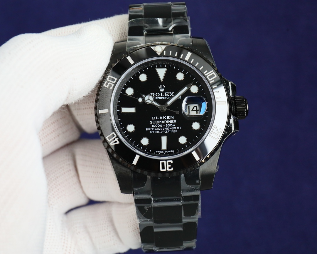VS+Factory Rolex 2025??V3 latest version! Submariner BLAKEN official Obsidian version ??????
In sync with the original: 3135 movement, high fidelity and stable timekeeping, blue hairspring, KIF shock absorber.
The case is made of imported 904L stainless s
