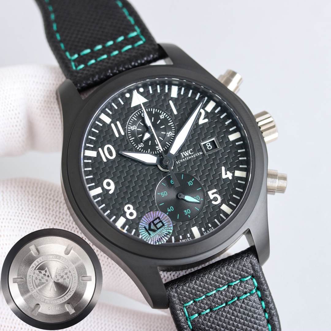1900 ??
The latest masterpiece is the IWC Pilot Ceramic series watch - "Blue Angel ?" special edition/Mercedes-AMG Petrus Team Special Edition! [Great Details] [Case] Watch dimensions 44.5 mm X15.5 mm 1. Ceramic finish to prevent oxidation and corrosion; 