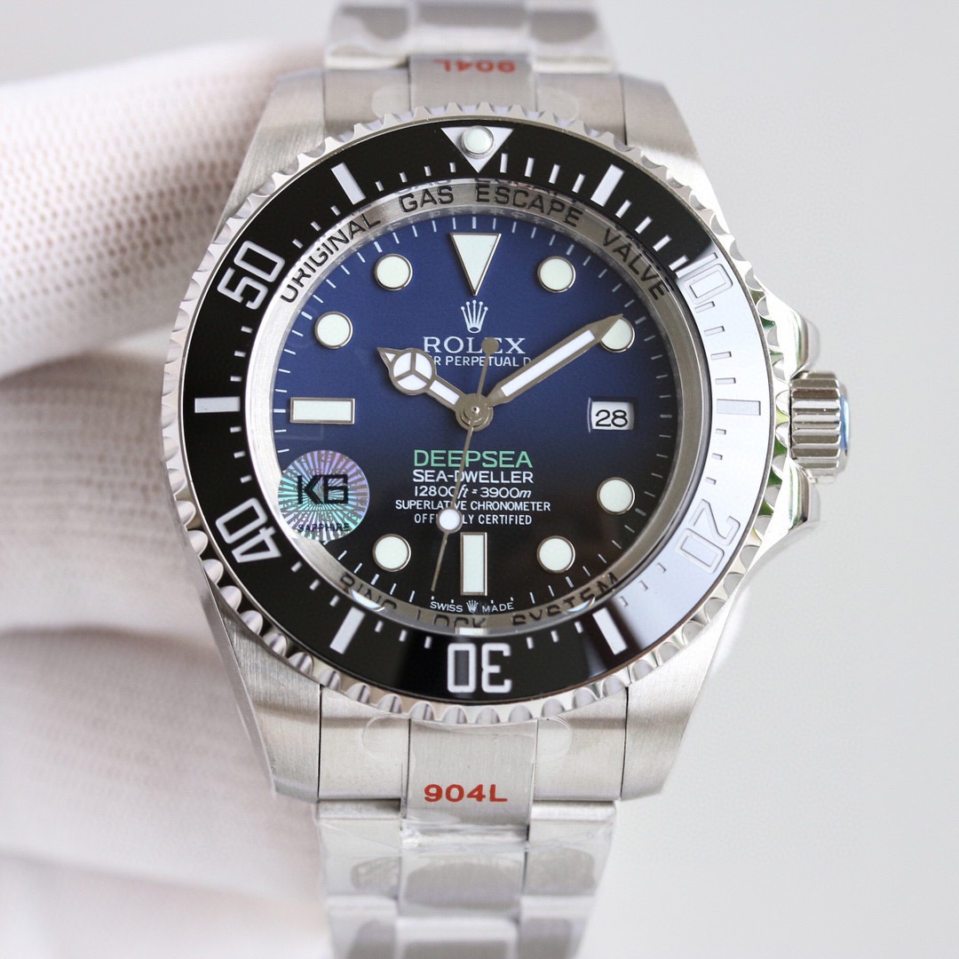 2836 movement :1300
3235 movement: 1650
Rolex /3235 SEA-DWELLER The essence of the 44mm replica of the Ghost King, parallel purchased version of the Ghost King SEA case in stainless steel to match the original, original ceramic bezel, three-dimensional sc