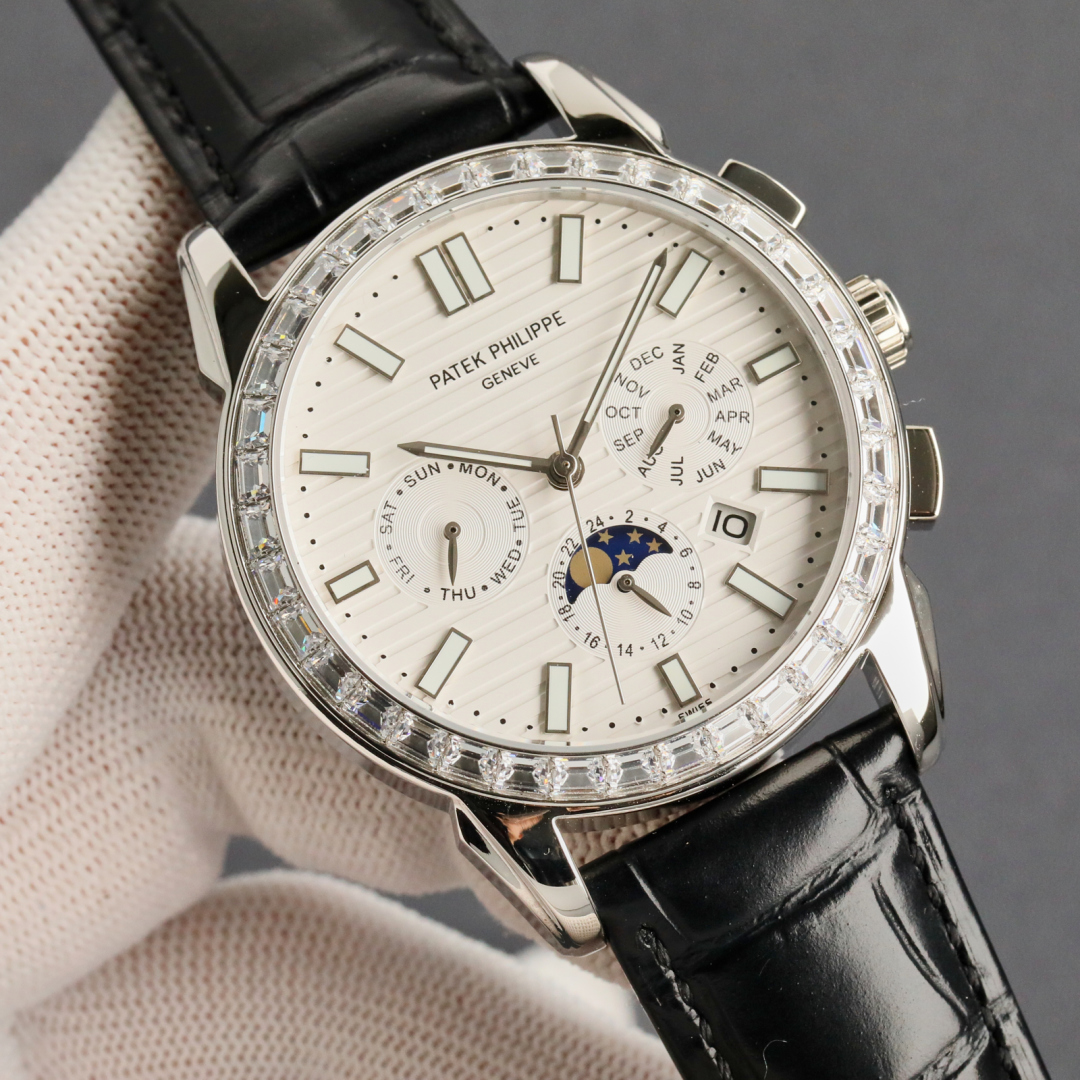 [2025 Super Masterpiece Top Edition]
Patek Philippe Sporty Elegance Nautilus Men's watch is coming! The top version of the watch on the market! TW watchmakers spent eight months meticulously designing, daring to be the first, breaking through multiple tec