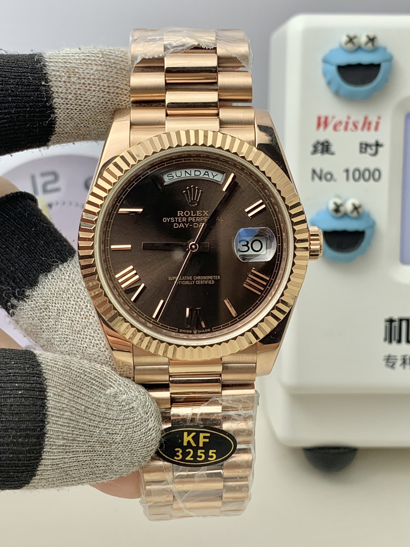 All the amazement - comes from constant breakthroughs, another super replica in the history of cloning: the Day-Date 40 series - full weight (the official full watch weighs about 215 grams).

Pushing the limits of traditional craftsmanship: The common sta