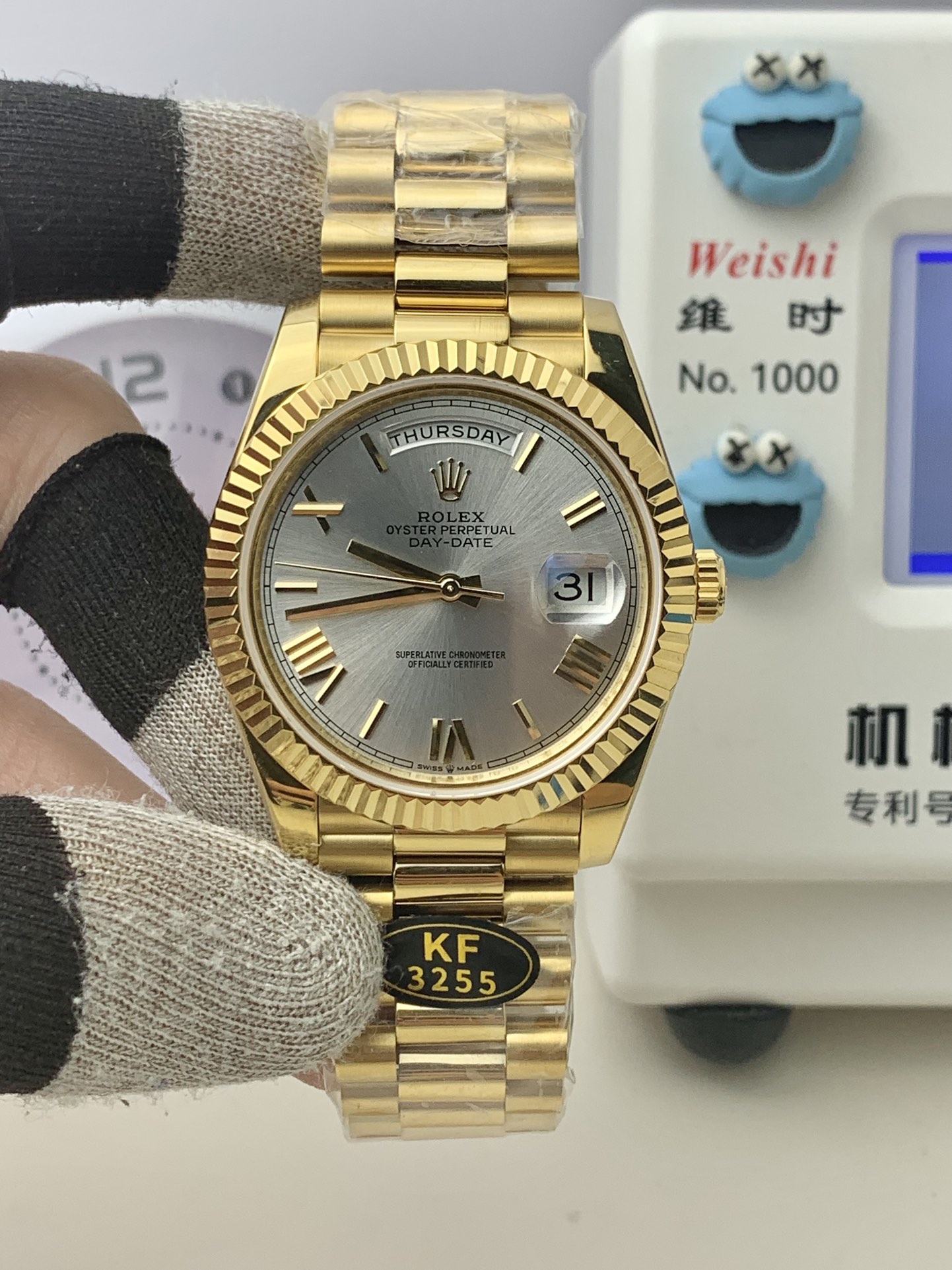 All the amazement - comes from constant breakthroughs, another super replica in the history of cloning: the Day-Date 40 series - full weight (the official full watch weighs about 215 grams).

Pushing the limits of traditional craftsmanship: The common sta