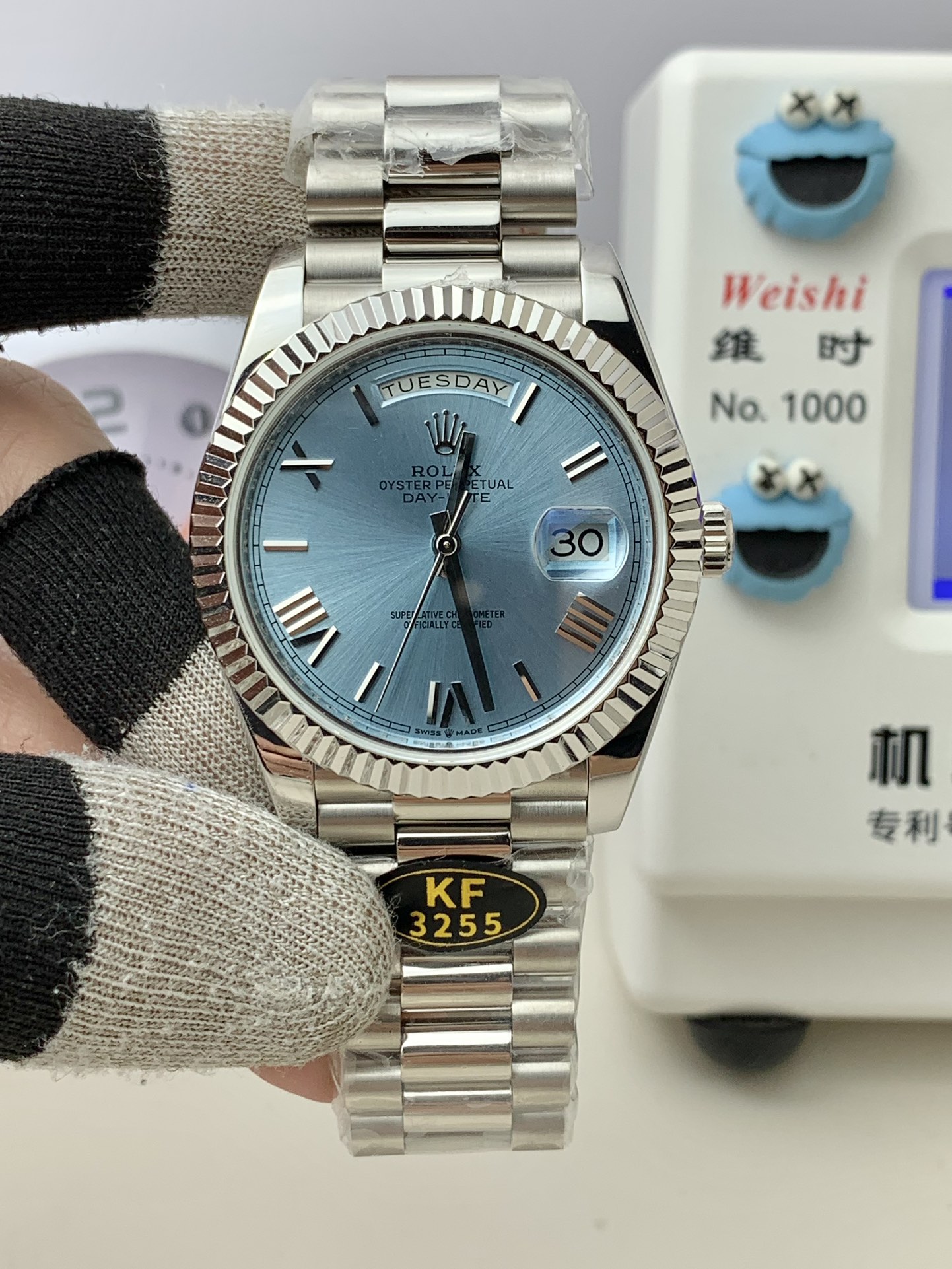 All the amazement - comes from constant breakthroughs, another super replica in the history of cloning: the Day-Date 40 series - full weight (the official full watch weighs about 215 grams).

Pushing the limits of traditional craftsmanship: The common sta