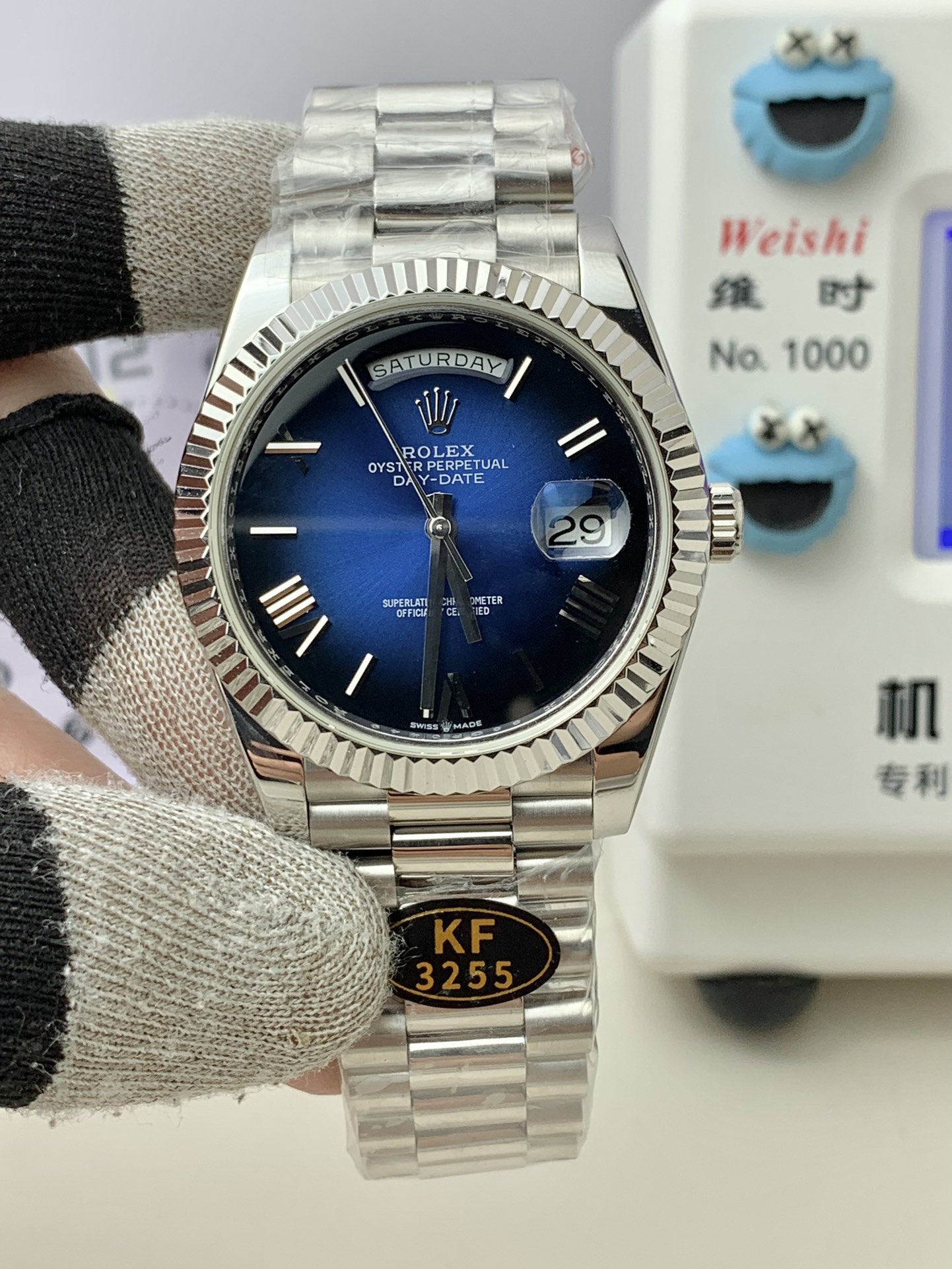 All the amazement - comes from constant breakthroughs, another super replica in the history of cloning: the Day-Date 40 series - full weight (the official full watch weighs about 215 grams).

Pushing the limits of traditional craftsmanship: The common sta