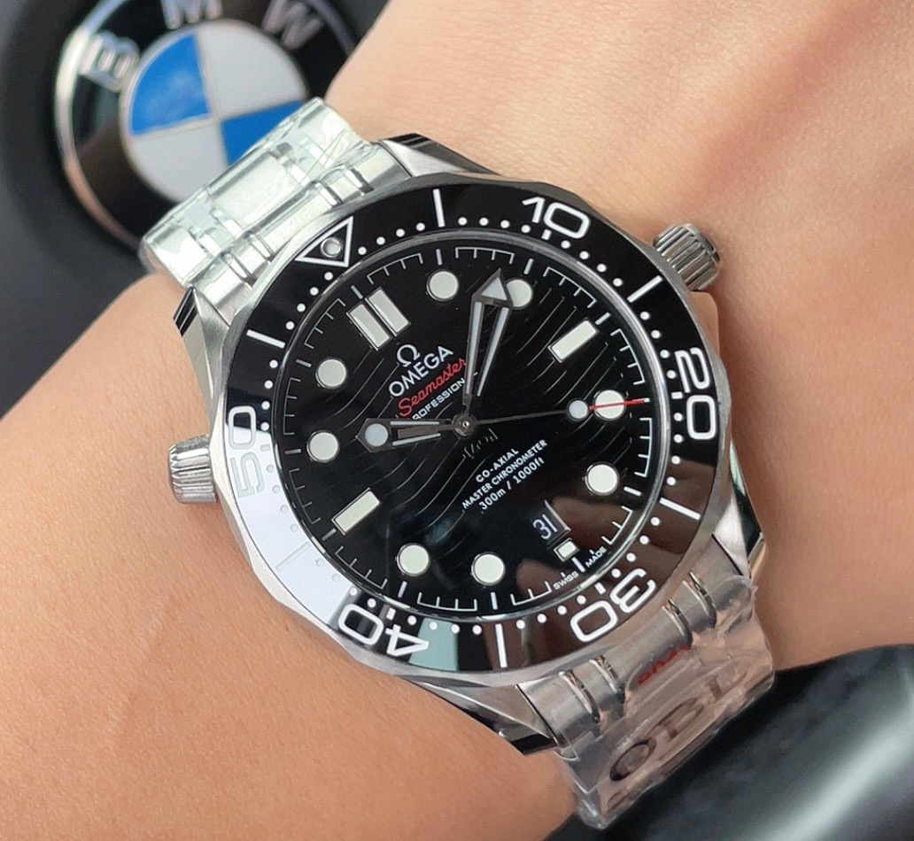 ??BOBO latest masterpiece omega omega?? Seamaster 3 ?0 ?0 ? Original 1 ? at 1 ? reissue
Size 42 mm Thick 12 mm
Movement with exclusive original imported custom 0 ? Refurbishing 8 ?8 ?0 ?0 ? Omega Master Chronometer movement Double T shock absorber
"Case" 