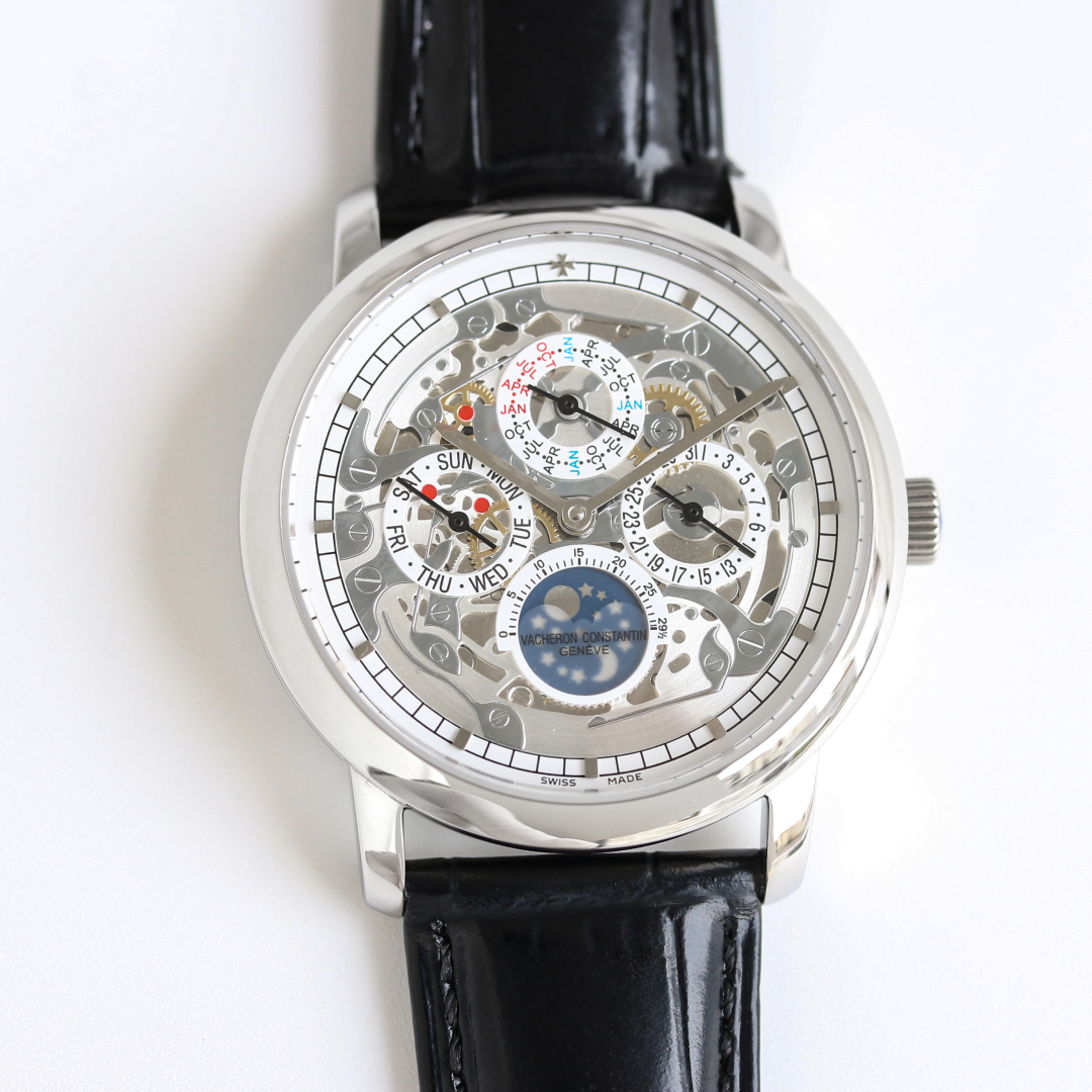 SJ white case 1450 gold case 1500
Vacheron Constantin VC ??R33 Heritage Perpetual Calendar watch. Model: 43175/000R-9687. This 41mm diameter model embodies Vacheron Constantin's tradition of exceptional watchmaking complications, with the ultra-thin model