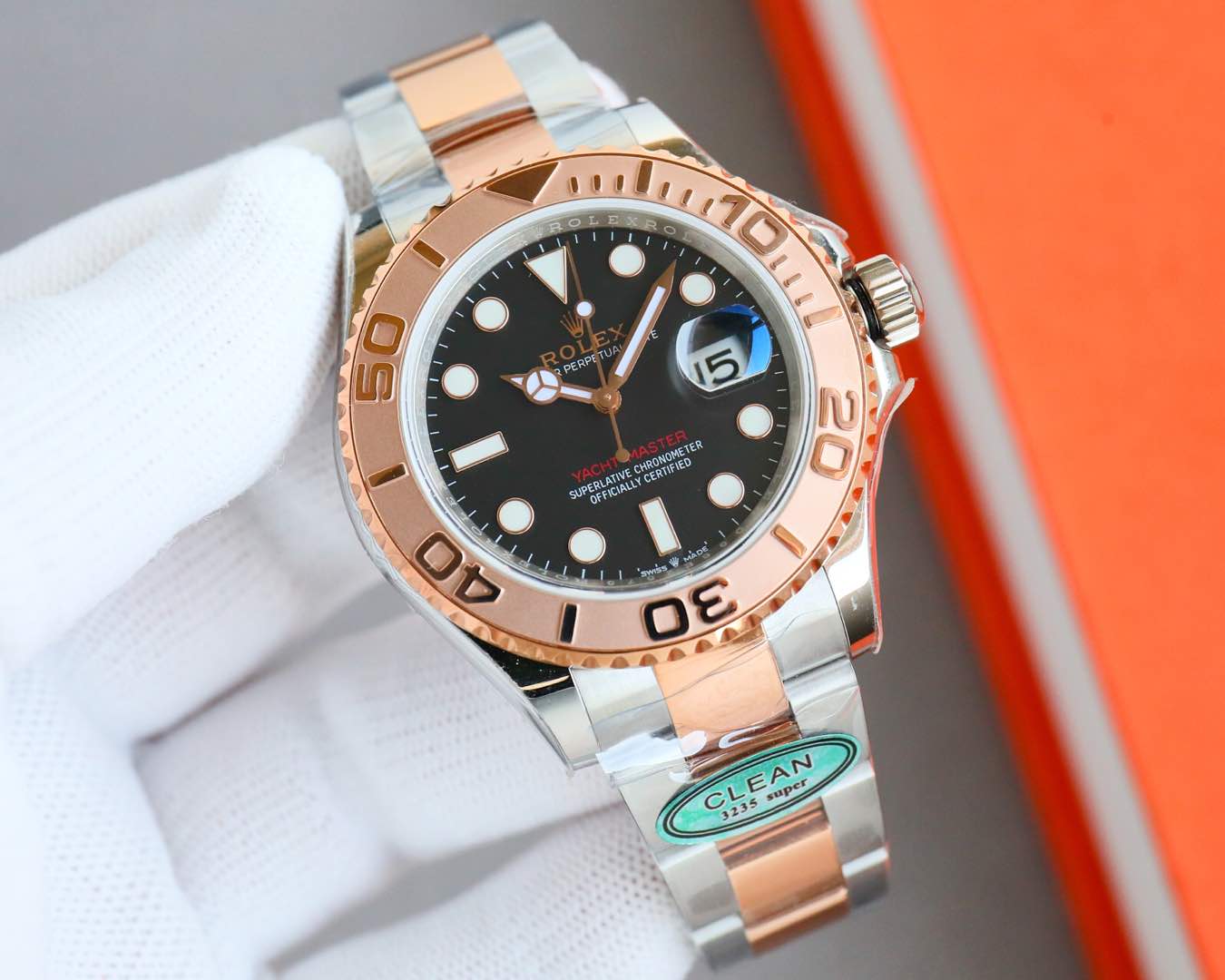 3135 movement 1700,3235 movement ?300
Submariner 18k gold-plated watch
18k gold-plated v2 upgraded Rolex Master 40mm
Configuration as follows:
1: The only one on the market that uses ip vacuum gold to replace head color for free
2: The whole watch is made