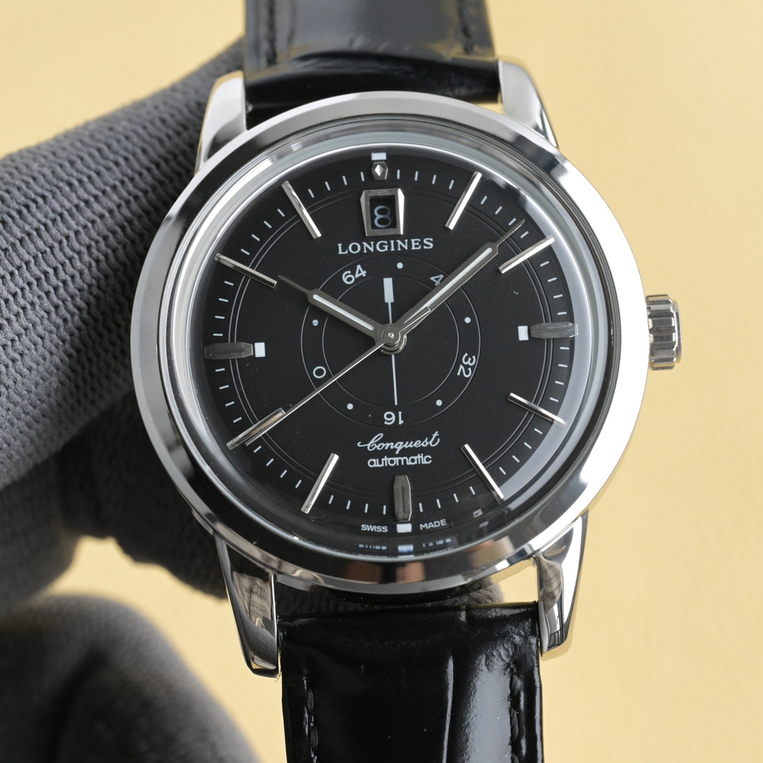 ?? White case 1200 Gold case 1250
?? Longines - Conquest Classic Reissue of "One-Eyed Dragon" ??
The "One-Eyed Dragon" is a watch that Longines introduced in the 1960s, belonging to the Conquest collection. Featuring gold fly hour markers and gold hands, 