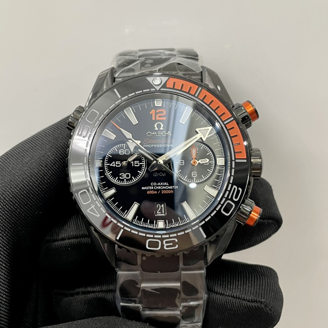 Top-of-the-line omega Seamaster 600 Chronograph Ocean Universe Legend, genuine 1:1 mold, with all functions and appearance consistent with the original
Details [1] Ring color (custom ceramic ring)
It is made with two processes: original imported ceramic i