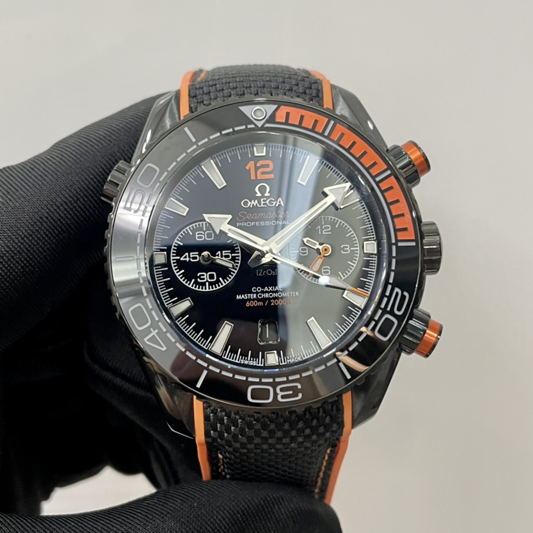 Top-of-the-line omega Seamaster 600 Chronograph Ocean Universe Legend, genuine 1:1 mold, with all functions and appearance consistent with the original
Details [1] Ring color (custom ceramic ring)
It is made with two processes: original imported ceramic i