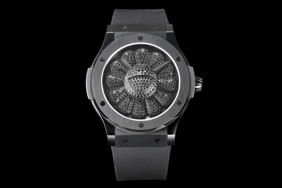 SJ 1500
HB Hengbao Yubo Exclusive First Release Sunflower Classic Fusion Series Takashi Murakami WATCH 507.CX.9000.RX.TAK21 Limited collection 200 pieces ??HB1
Case: Satin and polished black
Diameter: 45mm, thickness: 13.45mm
Water resistance depth of 50 