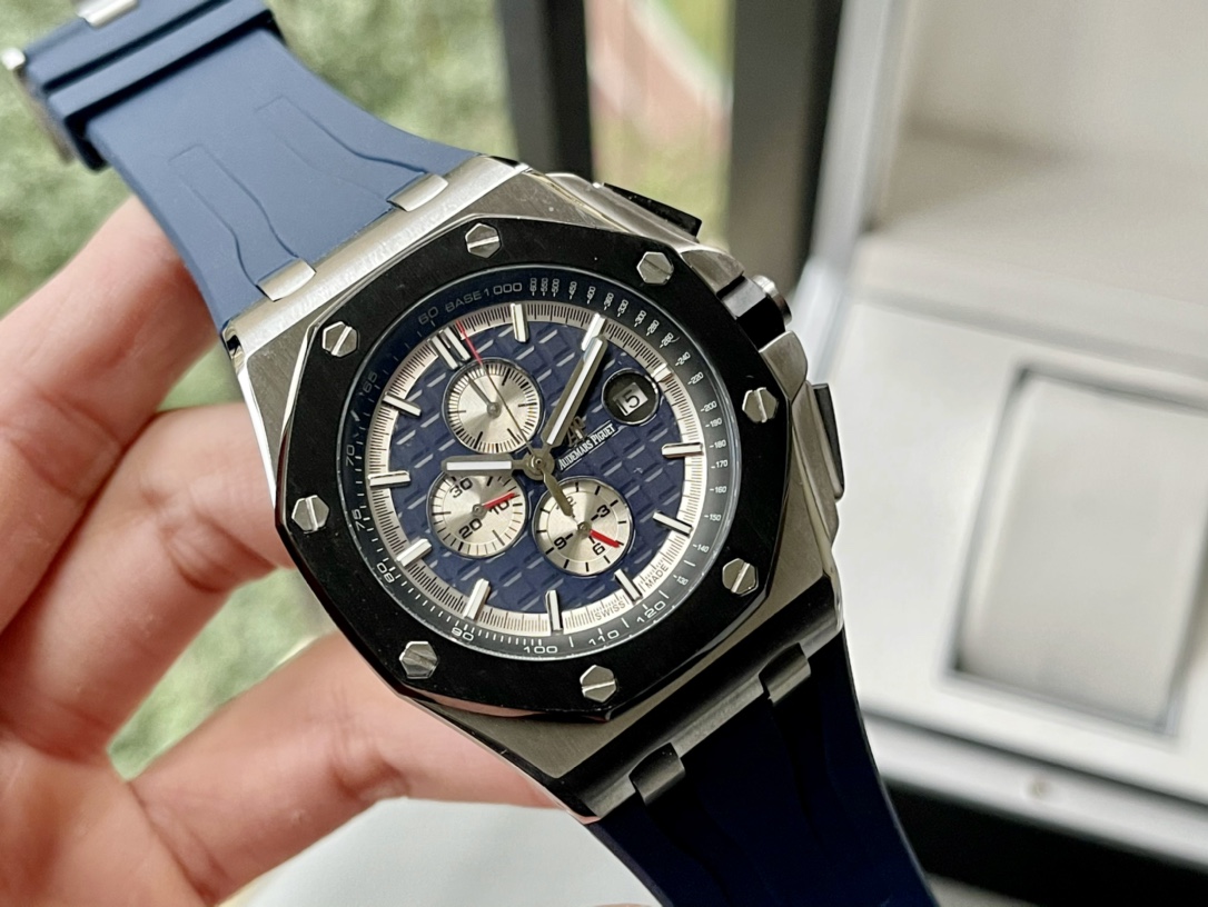 650- Rose black 670. AP's new masterpiece - the strongest sex ratio!
The original mold version of Audemars Piguet with the highest cost-performance ratio in the market is the same as the original, with the highest quality in the market. It has been upgrad