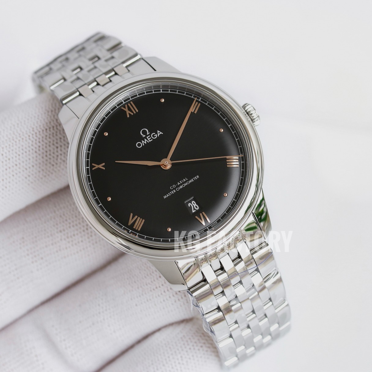 KG Factory 's top recommendation
The OMEGA De Ville Elegance Collection Master Chronometer 40mm, purchased original mold, takes 14 months to complete, the entire case is made of original stainless steel, and the original polishing technique is synchronize