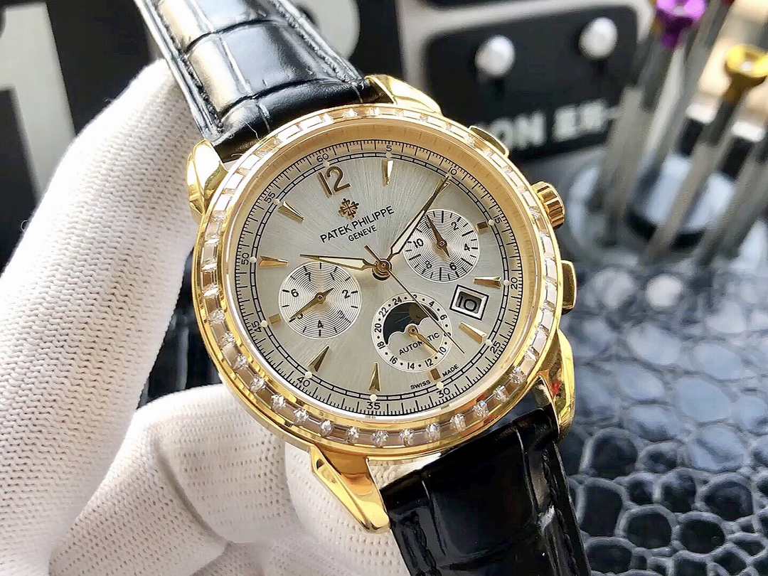 White case 1500 Rose case 1550??
New recommendation: The 2025 Bufferley Complex Day and Month Function collection hits the market [666][666] With the day, month, date and other functions in one, the best men's watch! Equipped with the 9100 mechanical move