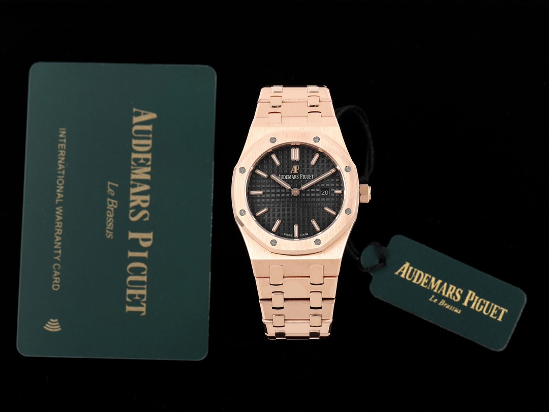 AUDEMARS PIGUET Royal Oak 67651OR ladies Quartz watch ~ Shining debut! Goddess-like versatility, sparkling and charming!
APP purchase genuine product disassembly and mold opening, CNC polishing throughout the process, multiple proofreading and adjustment 