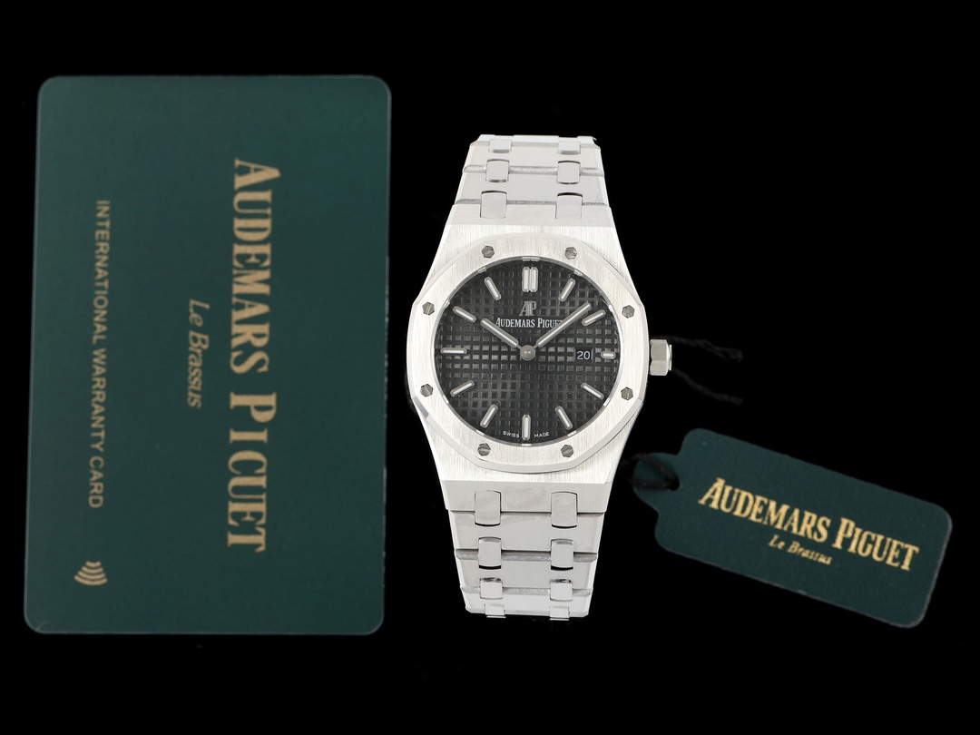 AUDEMARS PIGUET Royal Oak 67651OR ladies Quartz watch ~ Shining debut! Goddess-like versatility, sparkling and charming!
APP purchase genuine product disassembly and mold opening, CNC polishing throughout the process, multiple proofreading and adjustment 