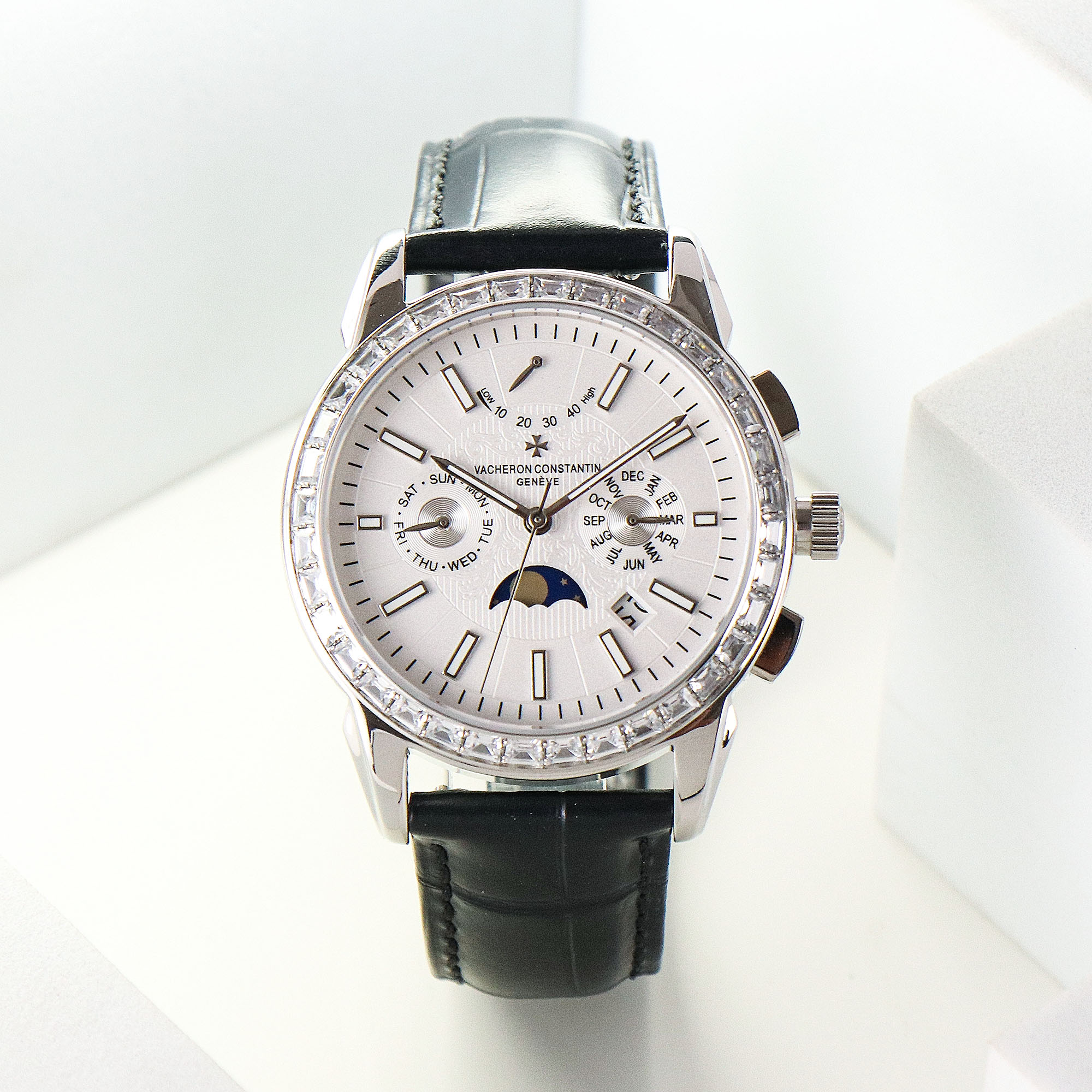 White case 1500 Gold case 1550
New arrivals, Vacheron Constantin VC Heritage Upgraded collection hits the market! Multi-functional high-end couple watches! A hit on Xiaohongshu
1 ? Mechanical watch with original imported 9100 moon phase function movement 