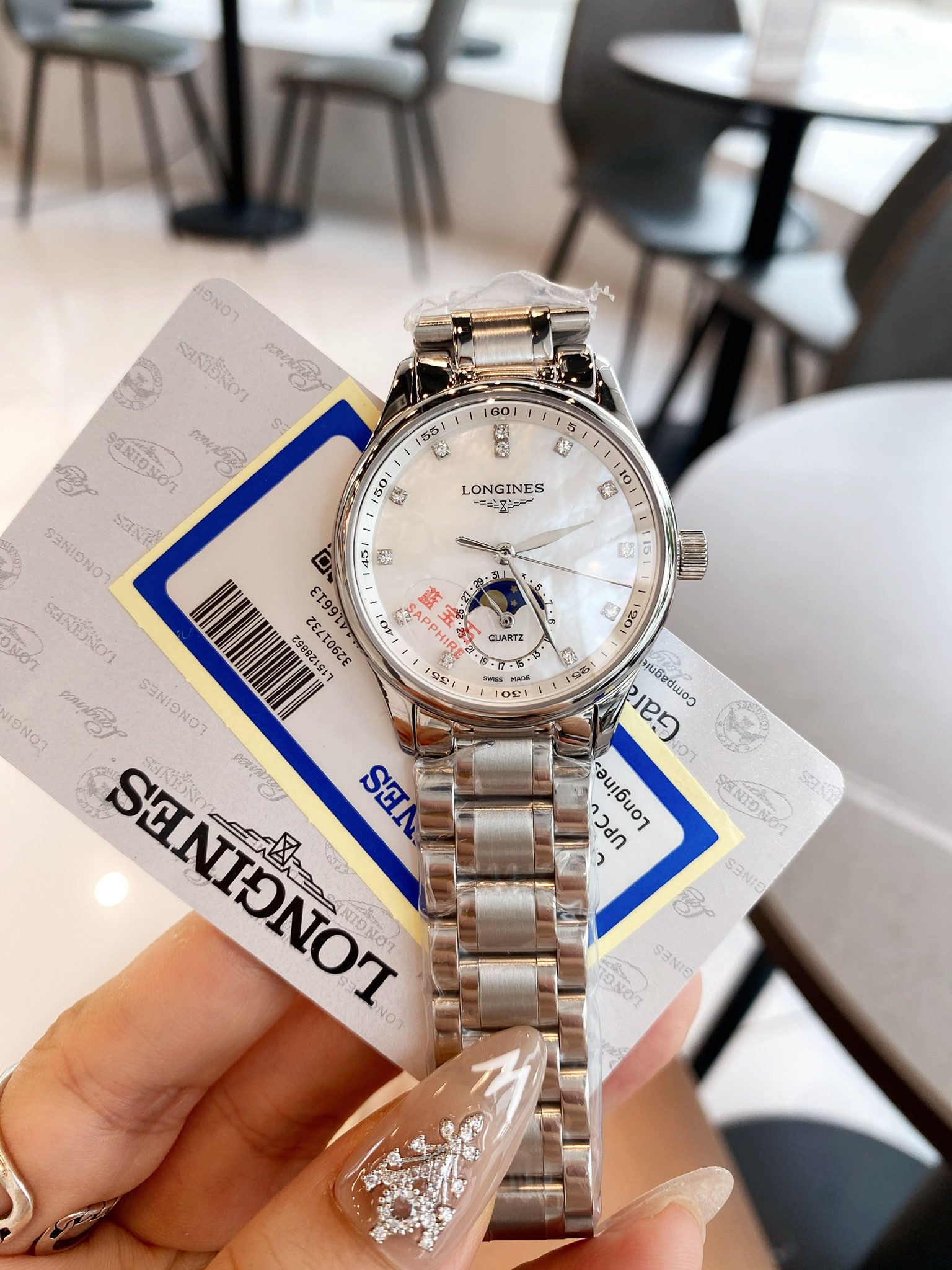 Batch ?? Silver 300 [same as Zhao Liying] Longines Master collection ladies' watch. All Longines Master Moon Phase watch collection. It interprets the noble elegance of women. Stainless steel case diameter: 34mm. Official consistent 6-digit moon phase 1-3