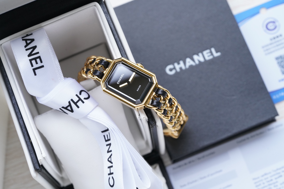 ??1150 box
Chanel 's top-of-the-line hard goods, hard goods, hard goods, hard goods, the only one on the market where all accessories can be interchanged in their original form, with counter packaging, the best choice to give as a gift for yourself
A simp