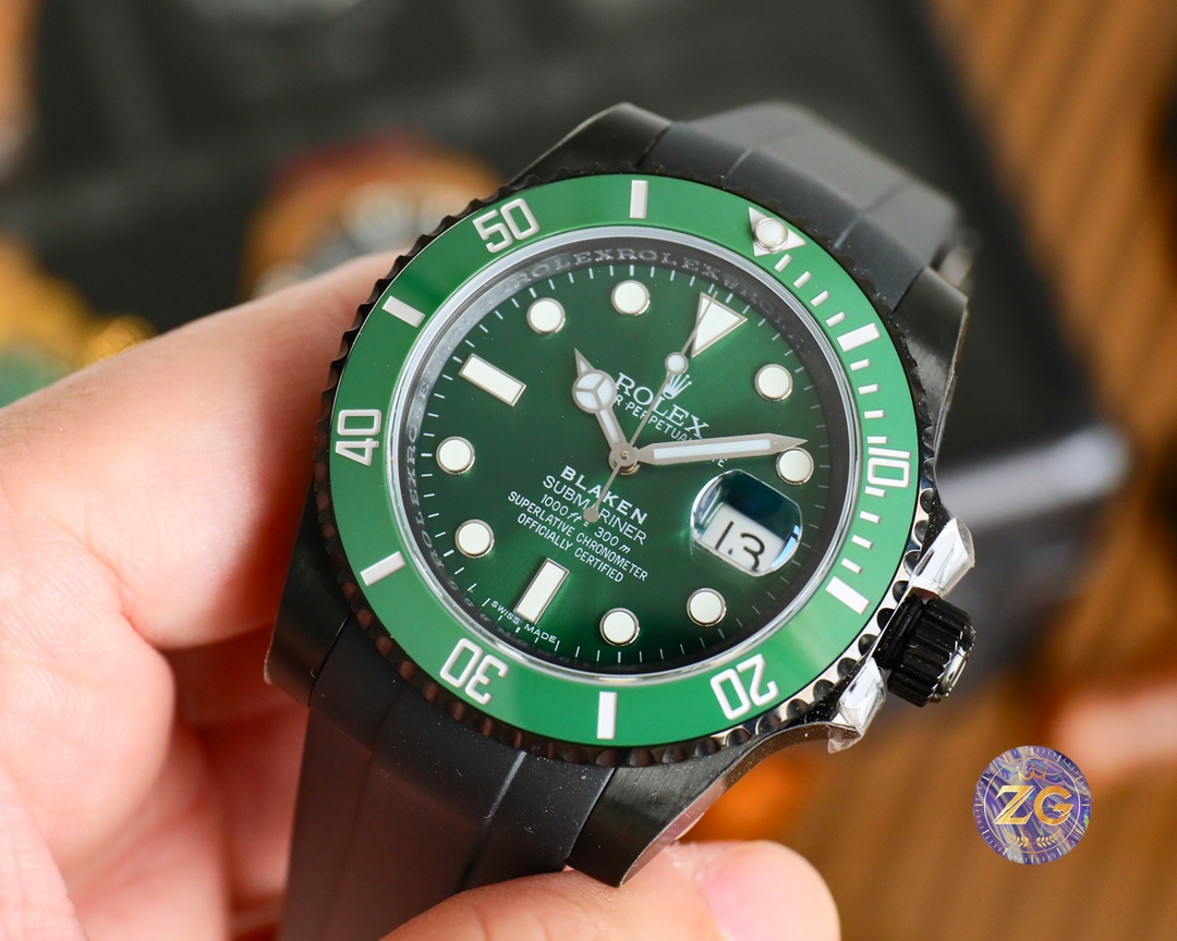 VS+Factory Rolex 2024??V3 latest version! Submariner BLAKEN official Obsidian version ??????
In sync with the original: 3135 movement, high fidelity and stable timekeeping, blue hairspring, KIF shock absorber.
The case is made of imported 904L stainless s