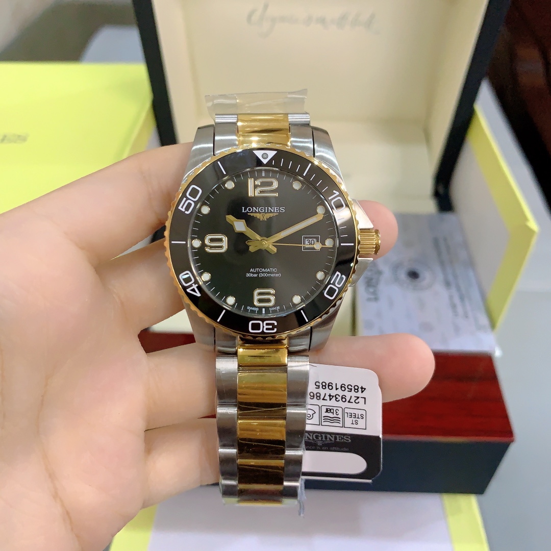 As the top-selling, counter flagship series, the new "silicone rubber strap" of the same class, 41mm, is comfortable, fitting and elegant. (look for the exclusive quality details ? ? hook wire drawing process with the original synchronous) website synchro