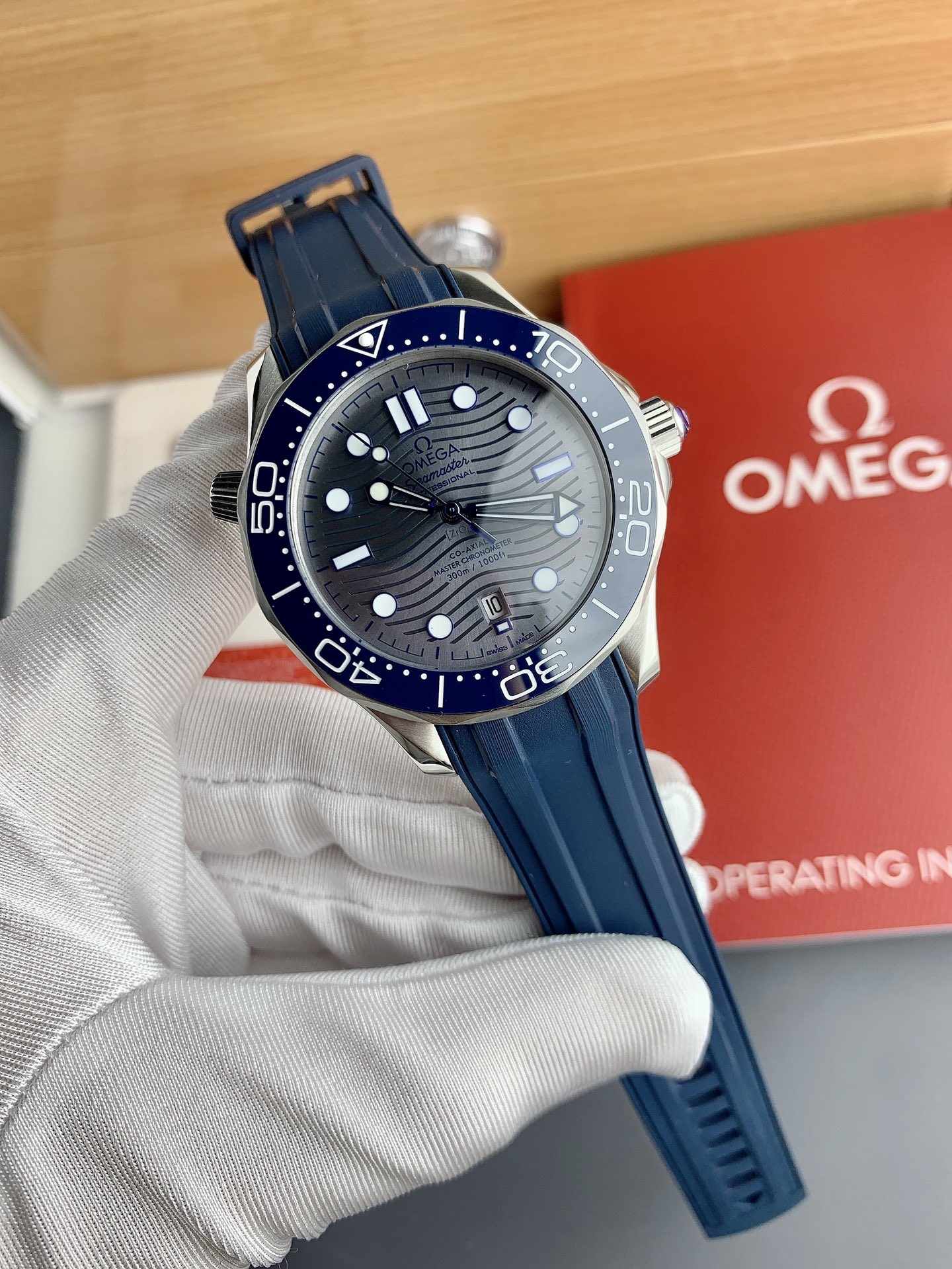 ?? Gentlemanly high-end show your Taste ????
The best choice for both formal and casual wear! ??? Cool ??? Handsome
Hot bestseller diving watch - Omega Seamaster 300 meter, dark horse product, top quality! Redefining Seamaster 300?? perfectly interprets t