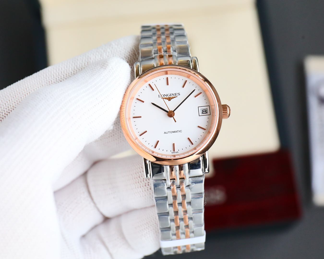 Taiwan FACTORY PRODUCED White 640- gold 660?? steel +20 diamond +20
LONGINES- Boya Couple collection watch men size 39.5X11mm. The women's size is 32??10mm. The case features a thin, curved case (water-resistant up to 120 meters), a delicate and round cas