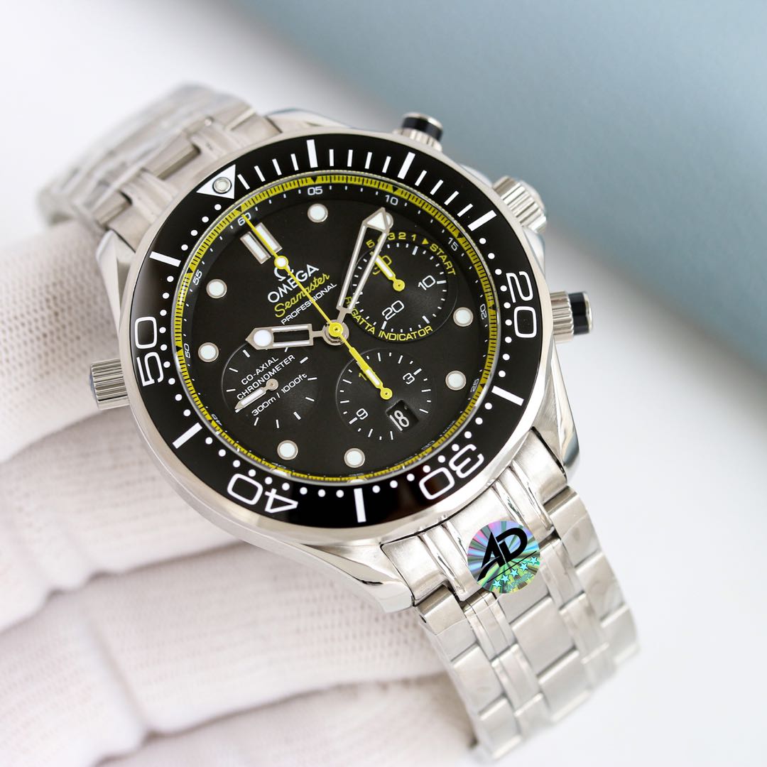 Tape 1350- Steel tape 1400??
Omega Seamaster 300m - Chronograph!!
1: The dial has a shiny finish
2: The case has a fine brushed finish with no broken lines, and the bezel turns with a clear and smooth sound.
3: The scale and characters on the ceramic beze