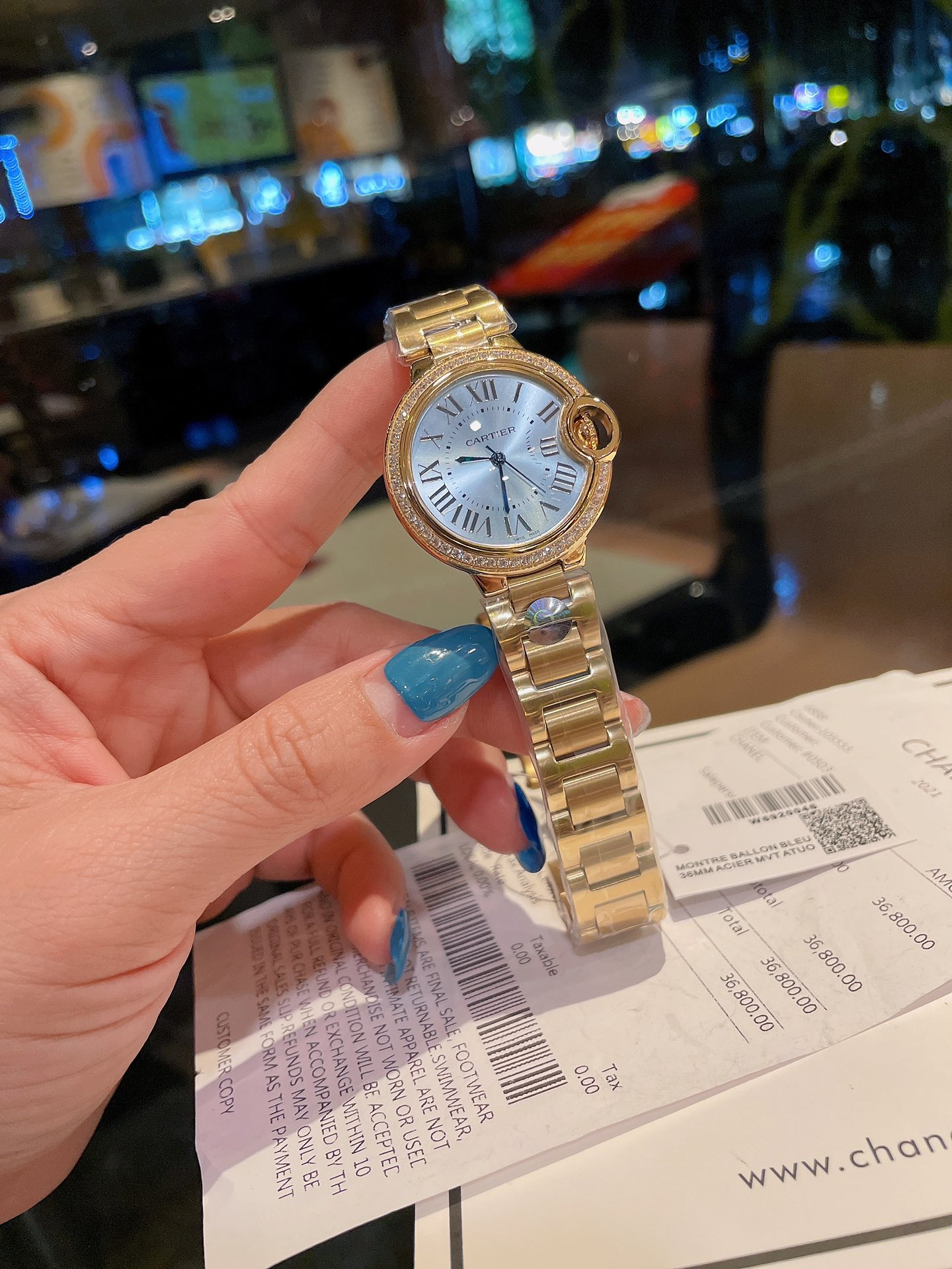 ?? White 240 gold 260 diamonds ?40
Cartier Ballon Bleu! Q Factory 33mm classic dial, Big RETURN ? ? One of the hottest styles in the world! A classic that can carry years and never go out of style!! The movement is quartz. The world's top jewelry and watc