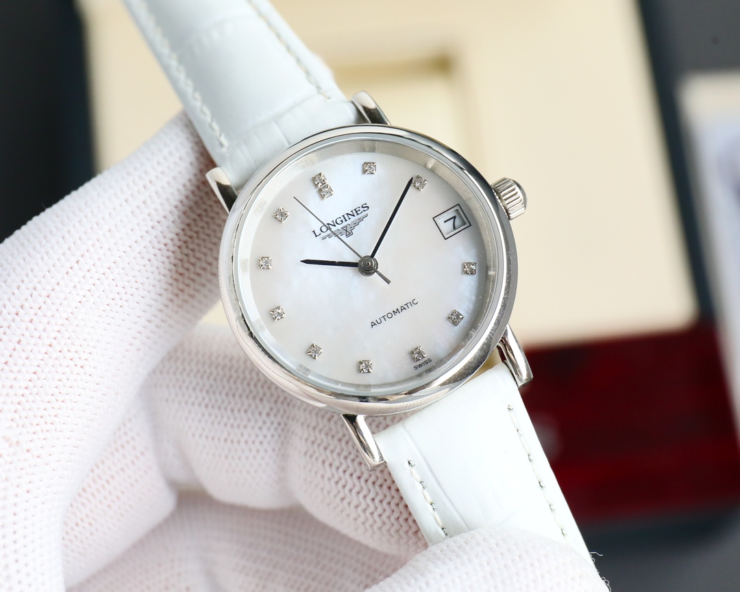 Taiwan FACTORY PRODUCED WHITE 640- gold 660?? diamonds +20 steel band +20
This shipment is shipped in the form of three codes, return and exchange are in the form of three codes, hope for your understanding!
Taiwan J5 factory, Longines Boya Couple Series 