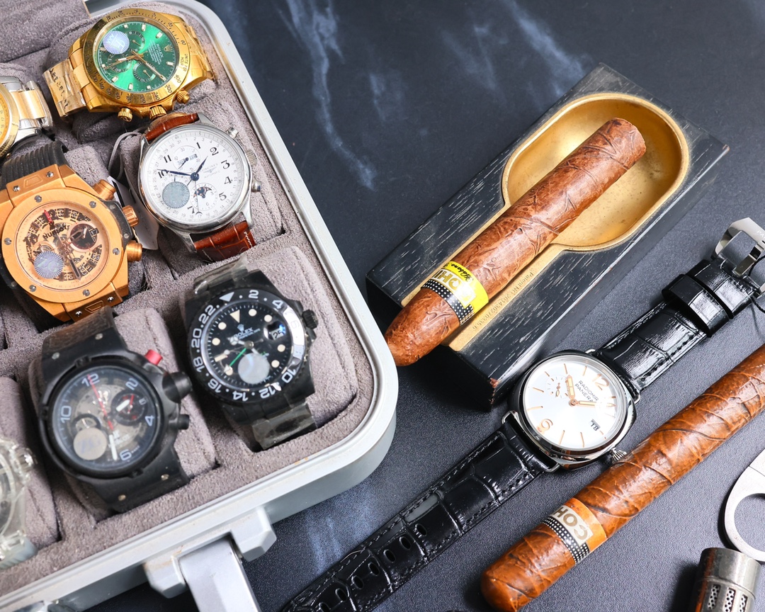 7? Panerai Raemir series PAM01026 [The latest V7 version Panerai with original imported automatic mechanical movement ?? made in Panerai 's new material BMG-TECH? with high toughness and scratch resistance. Each watch is unique. The circular hour markers 