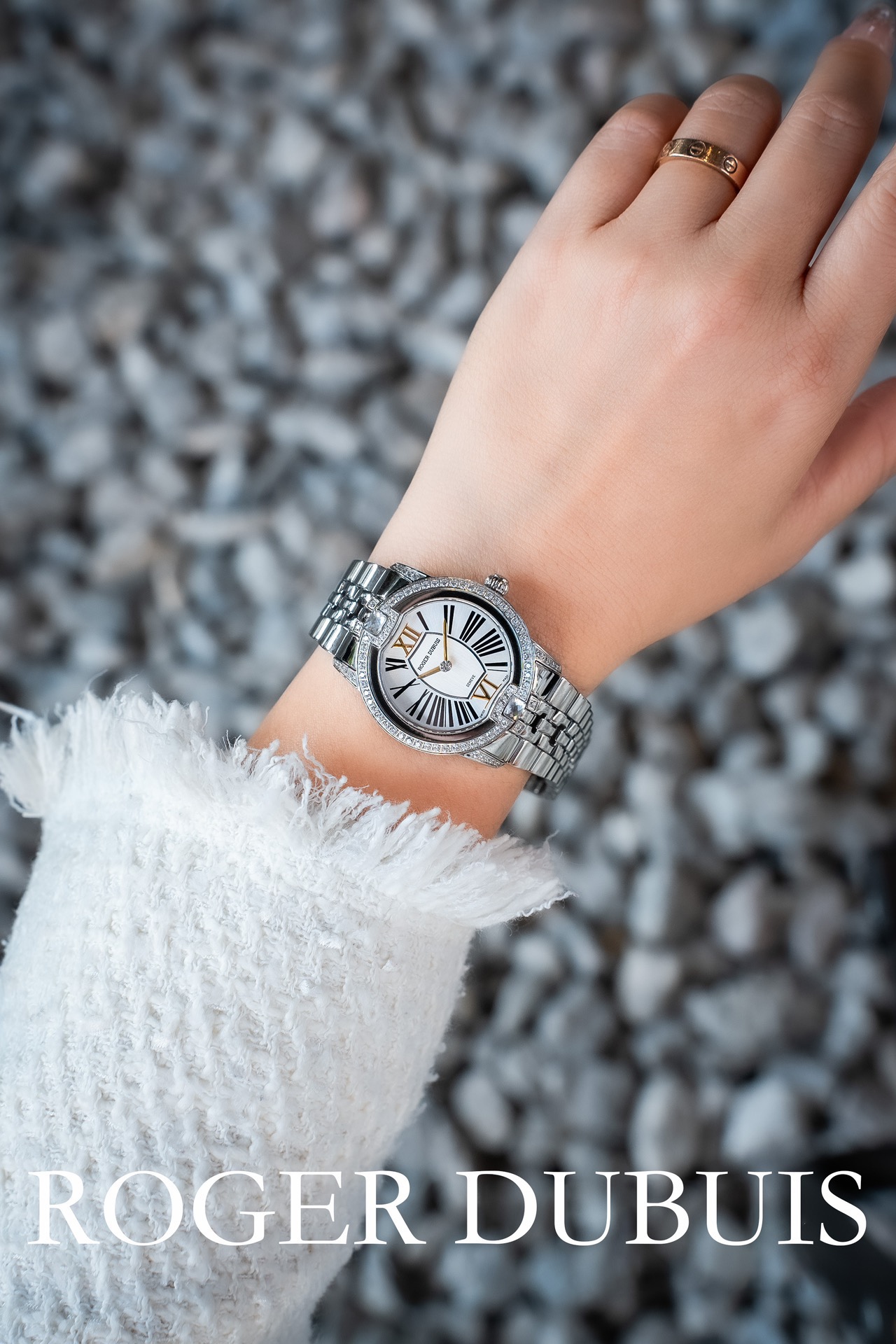 Gold and silver are the same as ??590
Roger Dubuis' s Ultimate 163 movement Ultimate edition has arrived ?????? First 200 sets, upgraded as follows, movement streamlined C1Ct163 has been launched, the height of the hands has been further compressed to 6 t