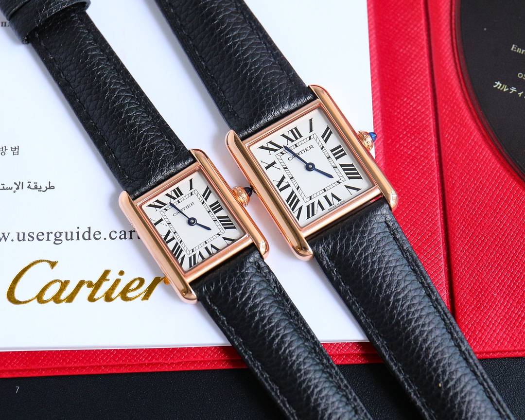 ?? Taiwan factory Cartier TANK MUST 's super masterpiece is coming hot
Size: Medium 33.7*25.5mm small 29.5*22mm
1. Taiwan factory genuine substitute grade dial paired with Swiss quartz 751 movement!
2. Original, uniform, exquisite steel-blue custom hands
