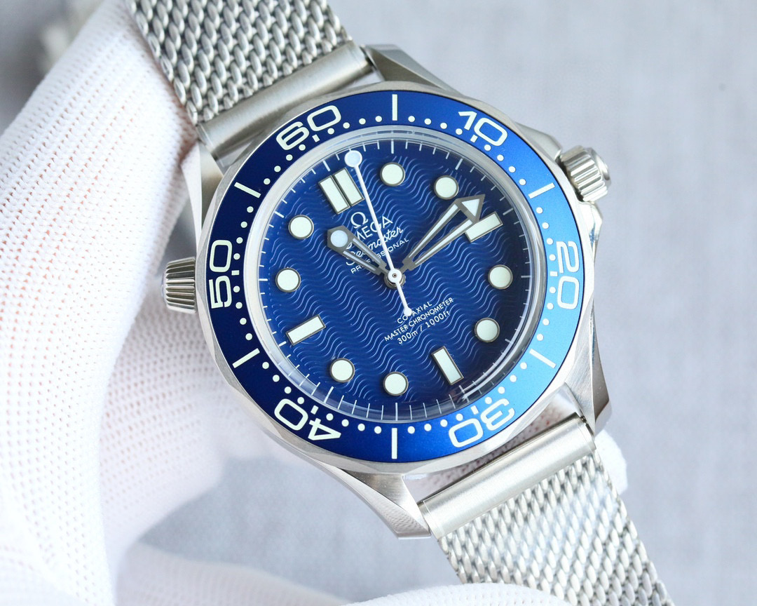 VS label production 1400
OMEGA ???X43 new Seamaster limited Edition, commemorative edition, 007 series watch arrives ?? according to official synchronization, details to the original! Always in line with the practical value, there is no best, only better 