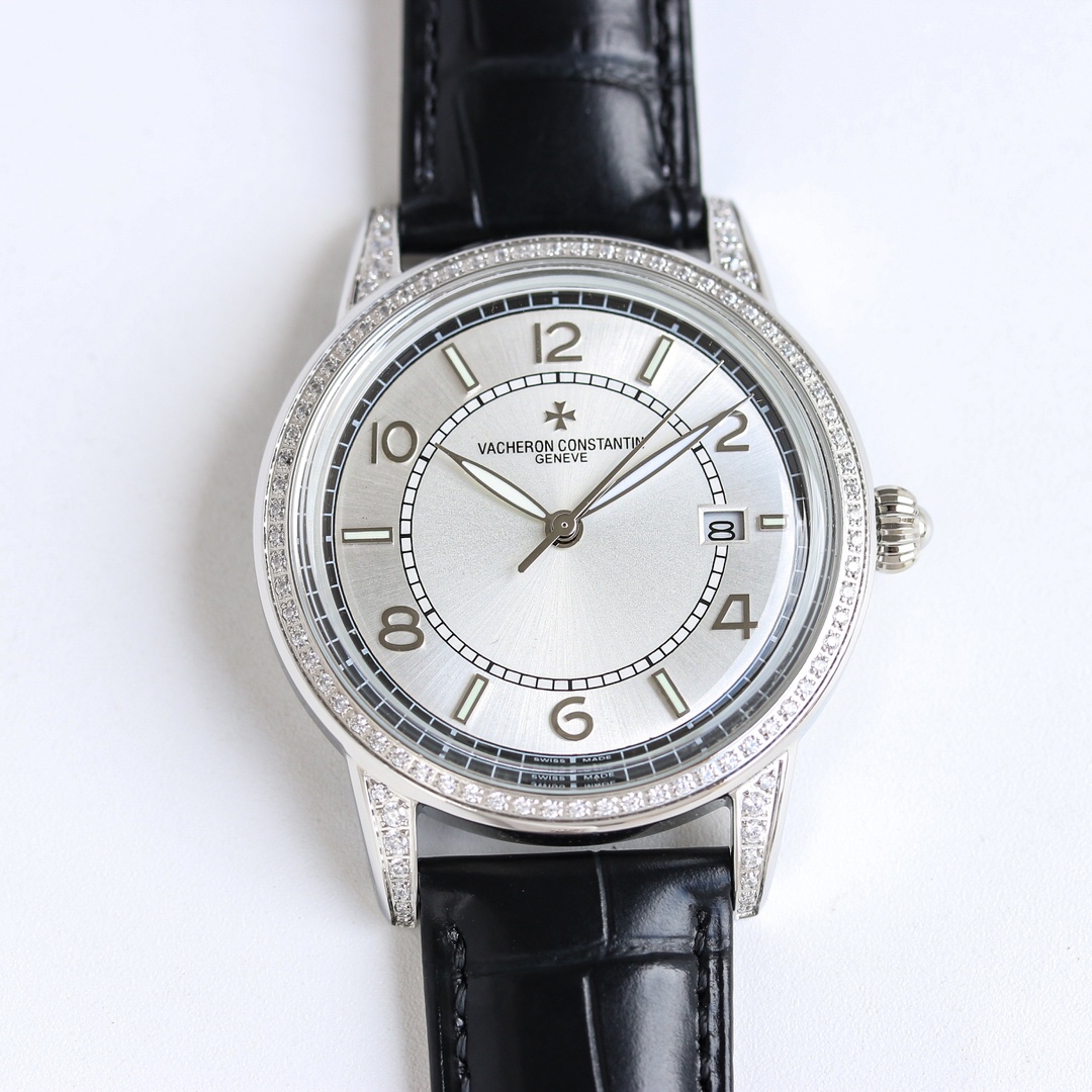 From TW white case 1200 Gold case 1250
TW Vacheron constantin ???BJ1 ??Vacheron constantin Classic beauty appreciation of Vacheron Constantin. The Vacheron Constantin VC Pot lid Glass Legacy collection watch! The TW watchmaking team spent eight months met