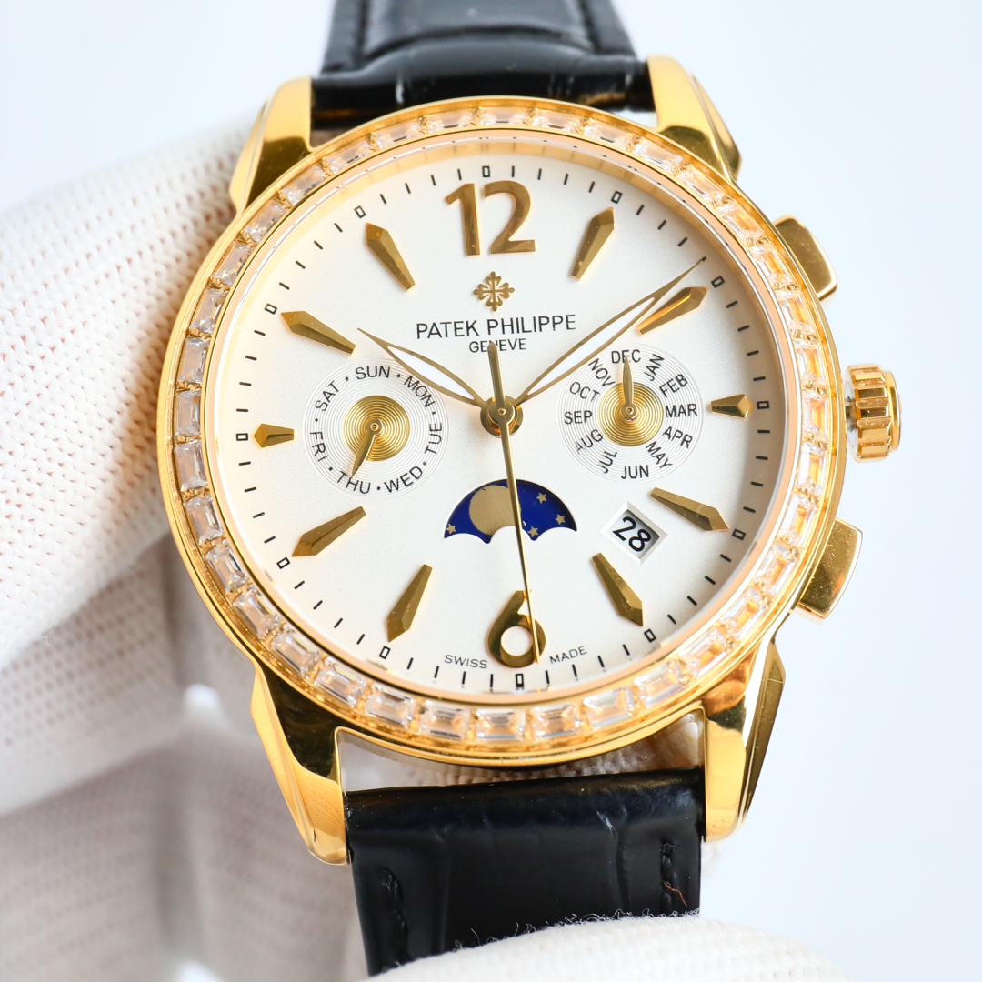 From TW White case 1500 Gold case 1550
TW Factory big factory quality, high-end series! ?? New Patek Philippe PP Complex Chronograph collection ???R71 on Patek Philippe noble work of art! (Upgraded improvements: The case is thinner than the previous versi